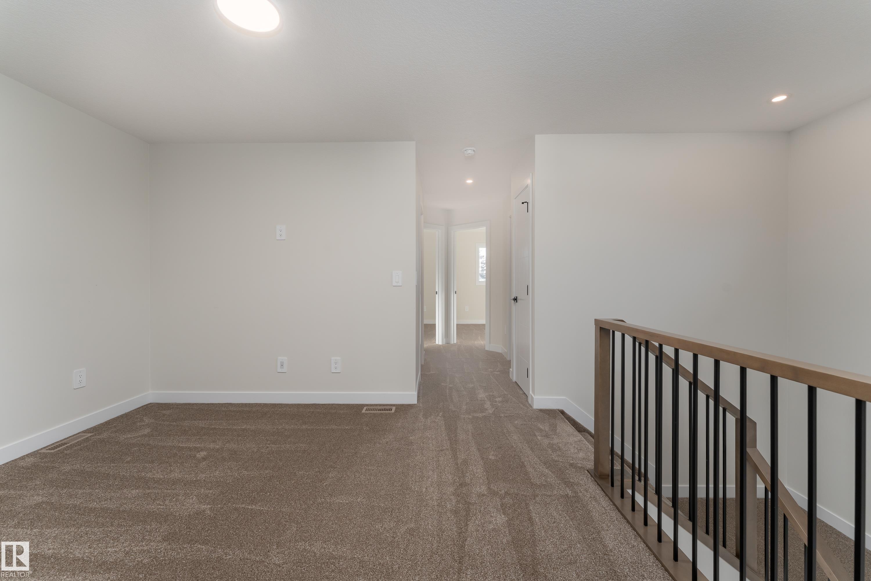 https://zimg.paragon.ice.com/ParagonImages/Property/PM/RAE/225397902/19/0/0/905725b4bfc02e38a929b4592c53869e/1/6996a6f2c3a0d54fc0800c8443f9feff/225397902-e6257ba5-a9a2-4ae1-94a4-ae8f04d10f57.JPG