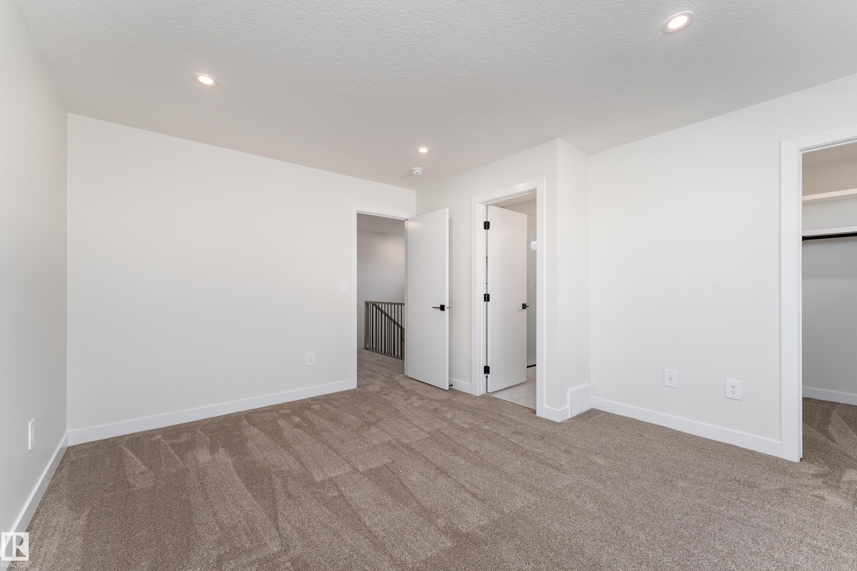 https://zimg.paragon.ice.com/ParagonImages/Property/PM/RAE/225397902/23/0/0/a86c8bd262d6430fd80898240d87d3b4/1/6996a6f2c3a0d54fc0800c8443f9feff/225397902-80df3115-d0ff-4d5f-acae-5cfa3a48a177.JPG