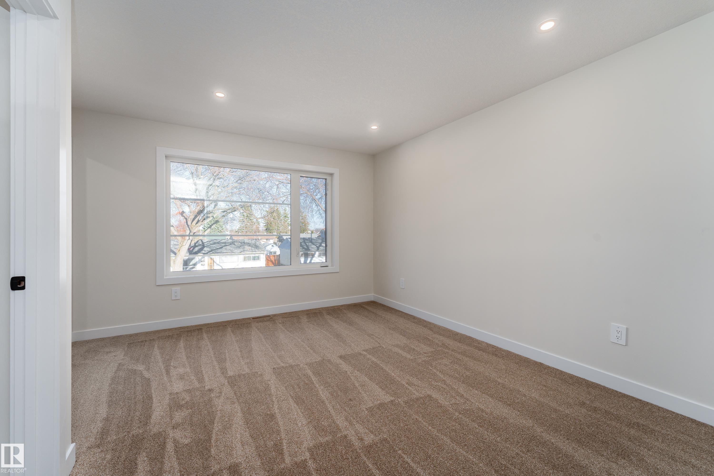 https://zimg.paragon.ice.com/ParagonImages/Property/PM/RAE/225397902/23/0/0/a951fa6772a2f6394f5f75244e49ac7a/1/6996a6f2c3a0d54fc0800c8443f9feff/225397902-8c865355-deca-4422-b0dd-191000d295aa.JPG