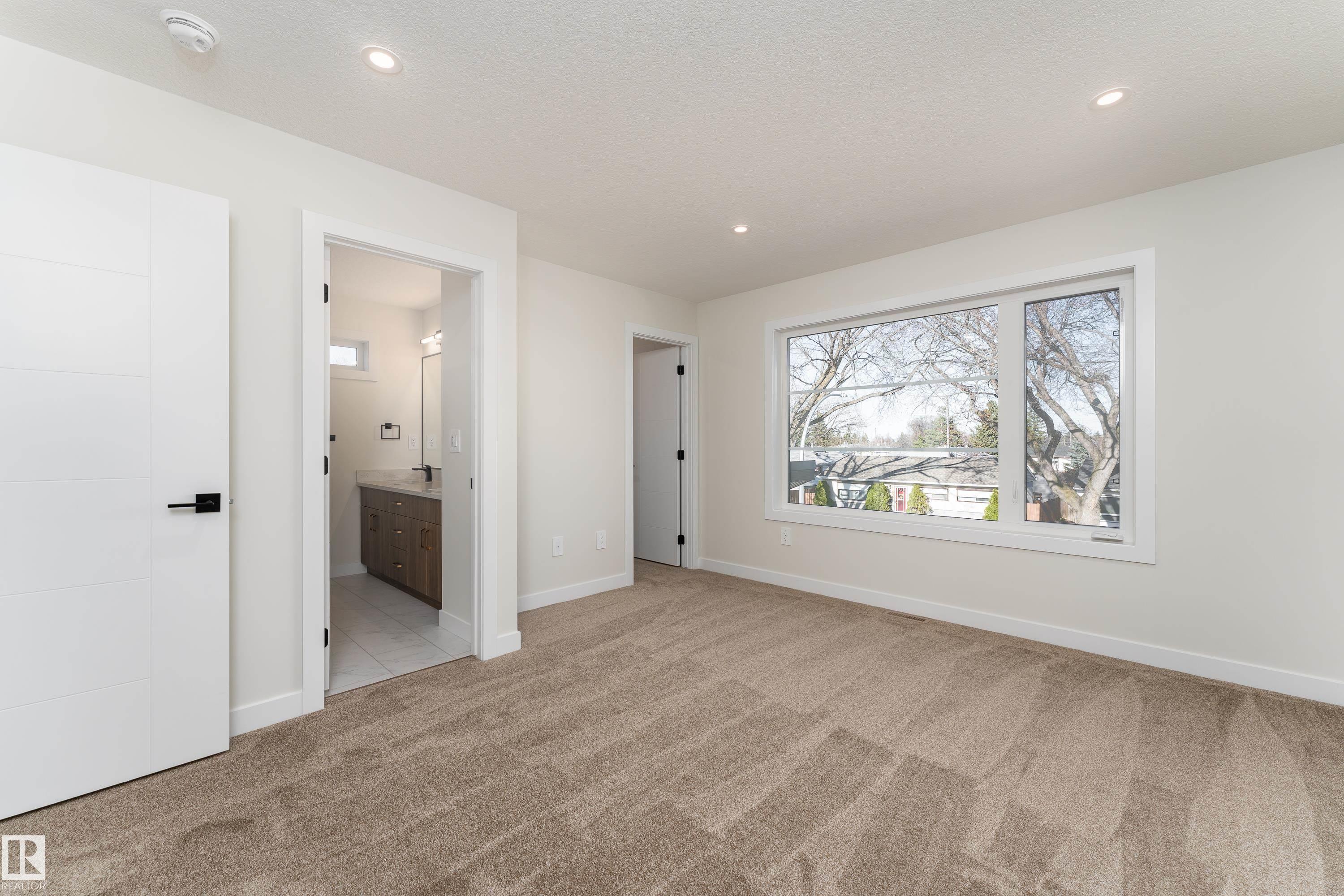 https://zimg.paragon.ice.com/ParagonImages/Property/PM/RAE/225397902/24/0/0/1663eec6830fee9ba215a29b92530a05/1/6996a6f2c3a0d54fc0800c8443f9feff/225397902-67c7aef3-71b0-4bfe-8ff0-33612d11621a.JPG