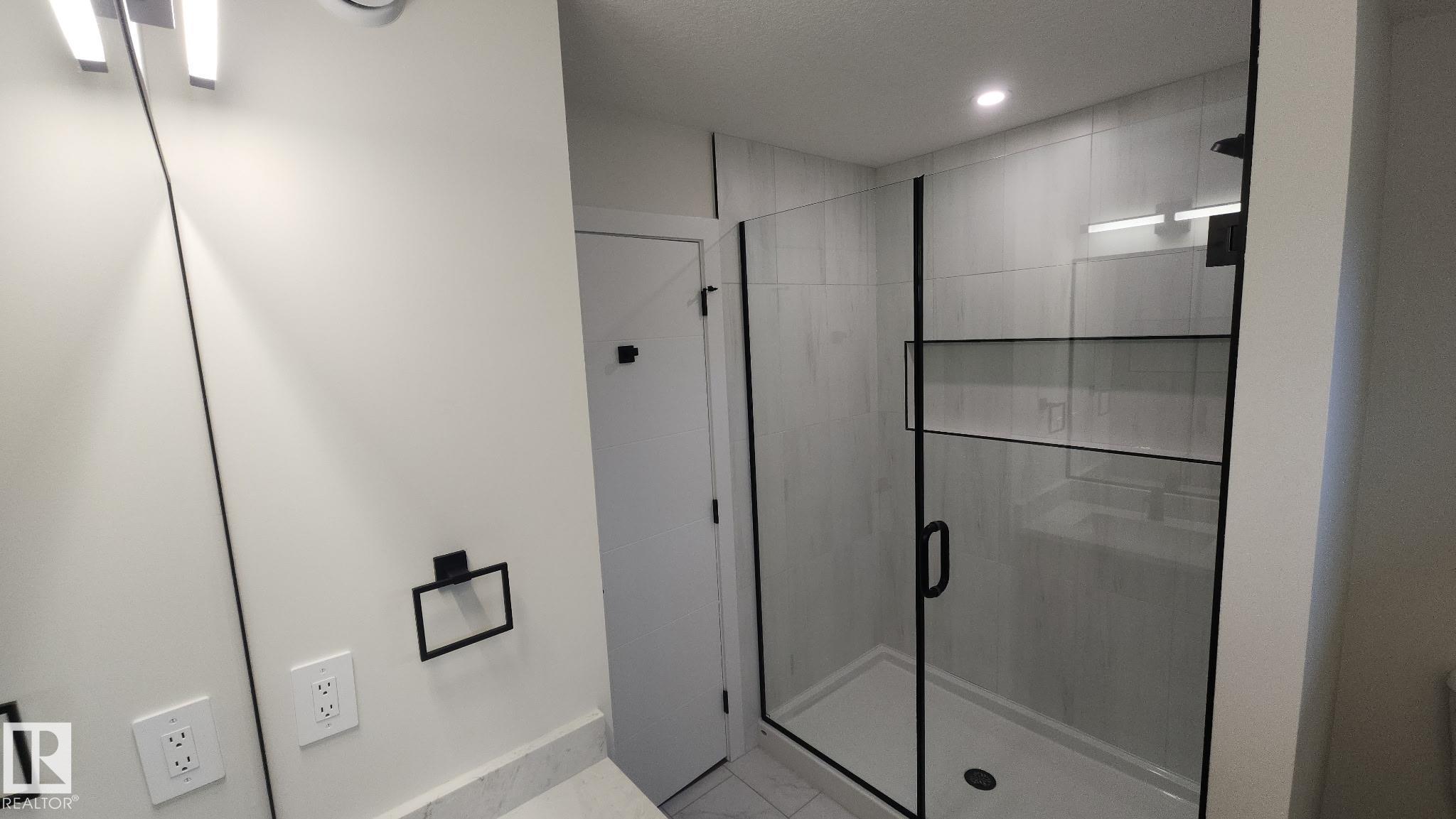 https://zimg.paragon.ice.com/ParagonImages/Property/PM/RAE/225397902/28/0/0/25df6171af215ca5e1ff0db47ba761ac/1/6996a6f2c3a0d54fc0800c8443f9feff/225397902-23204400-e59f-464c-9cd9-de160f403b08.JPG