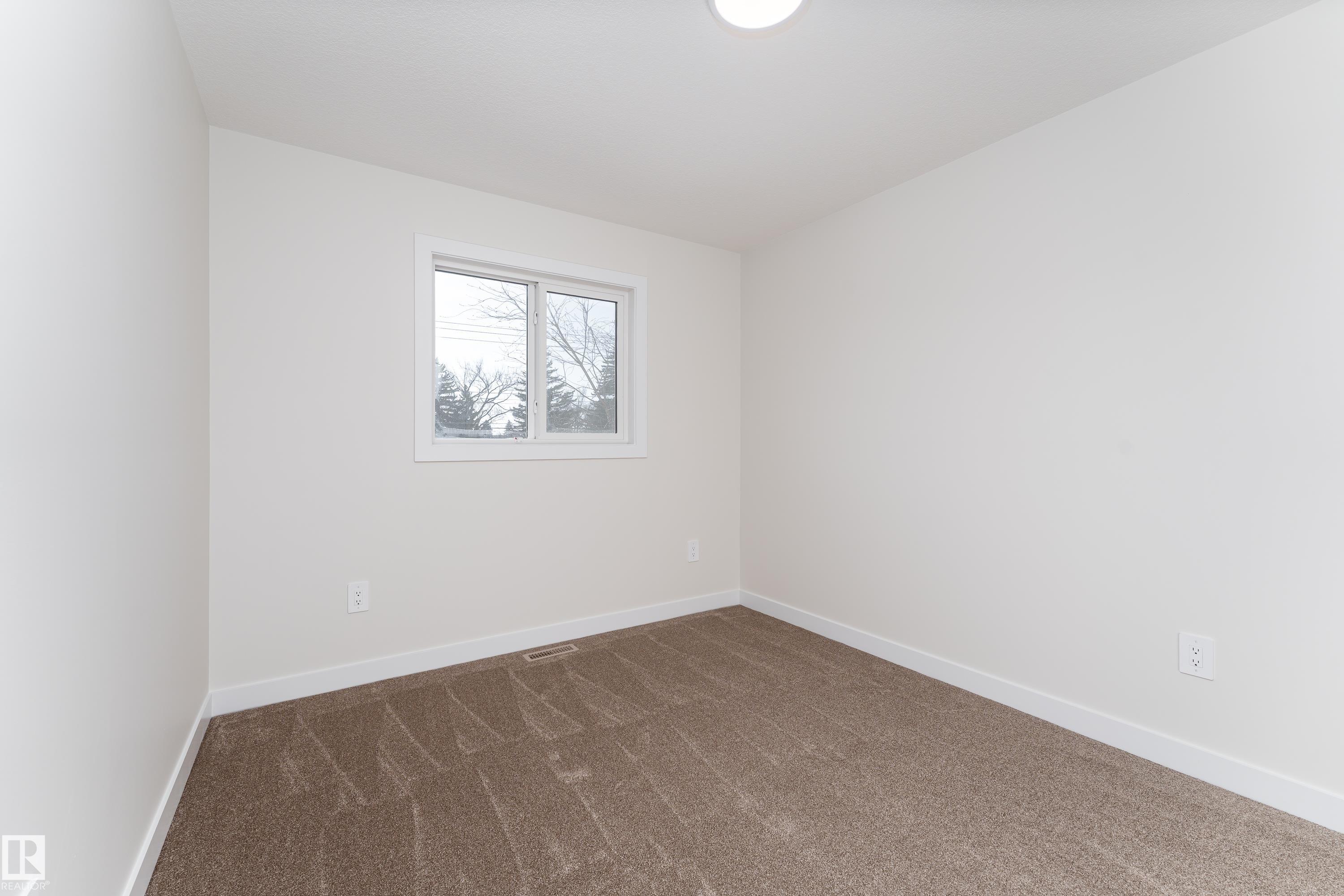 https://zimg.paragon.ice.com/ParagonImages/Property/PM/RAE/225397902/30/0/0/47ceab4dfeaecd2a9014ed199cc0aaff/1/6996a6f2c3a0d54fc0800c8443f9feff/225397902-136b9a12-0b7a-4b88-bb2c-5ec7a0b67261.JPG