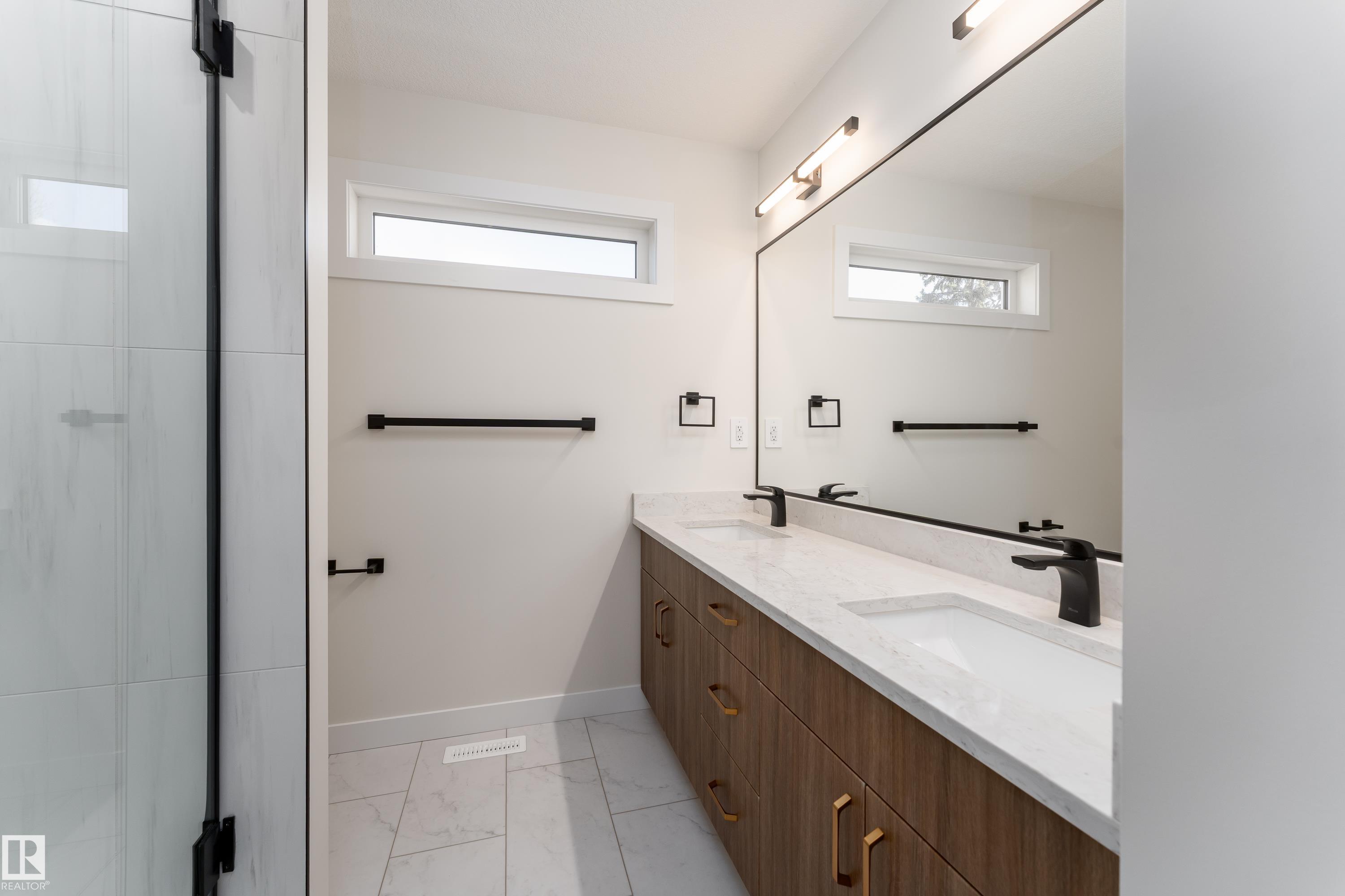 https://zimg.paragon.ice.com/ParagonImages/Property/PM/RAE/225397902/31/0/0/2bd4b08e9525a59001c406dd5e25f411/1/6996a6f2c3a0d54fc0800c8443f9feff/225397902-e29a7351-c777-419a-92ea-a156c8ef2189.JPG