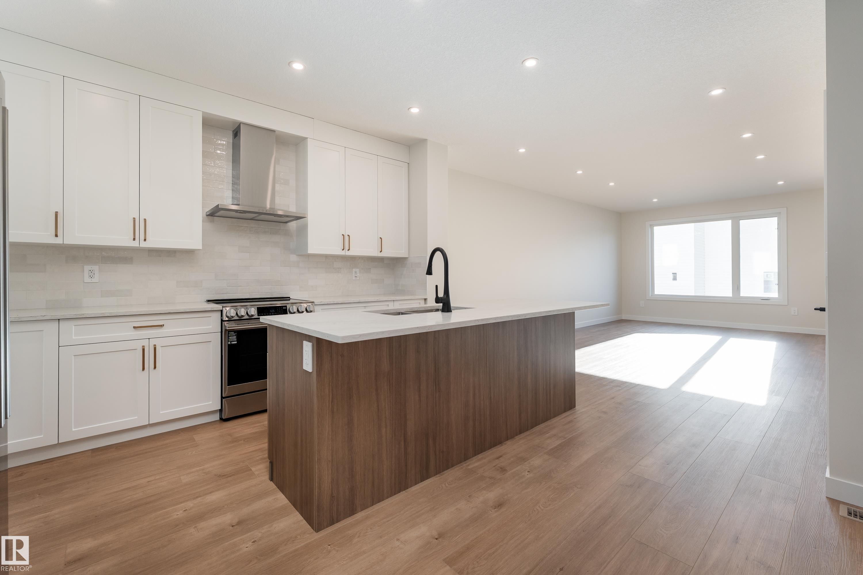 https://zimg.paragon.ice.com/ParagonImages/Property/PM/RAE/225397902/6/0/0/3ee3190f40fae5a831fe7a6ee6cefeda/1/6996a6f2c3a0d54fc0800c8443f9feff/225397902-a9dea9cc-ba4c-4ce1-9711-f4cf1f730d54.JPG