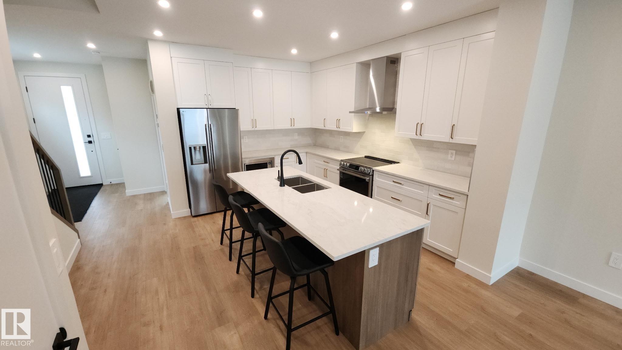 https://zimg.paragon.ice.com/ParagonImages/Property/PM/RAE/225397902/8/0/0/c524b78c88696b348ec82ef2b552970d/1/6996a6f2c3a0d54fc0800c8443f9feff/225397902-723e0db0-a146-45d6-be8d-afb9b9eed2e0.JPG