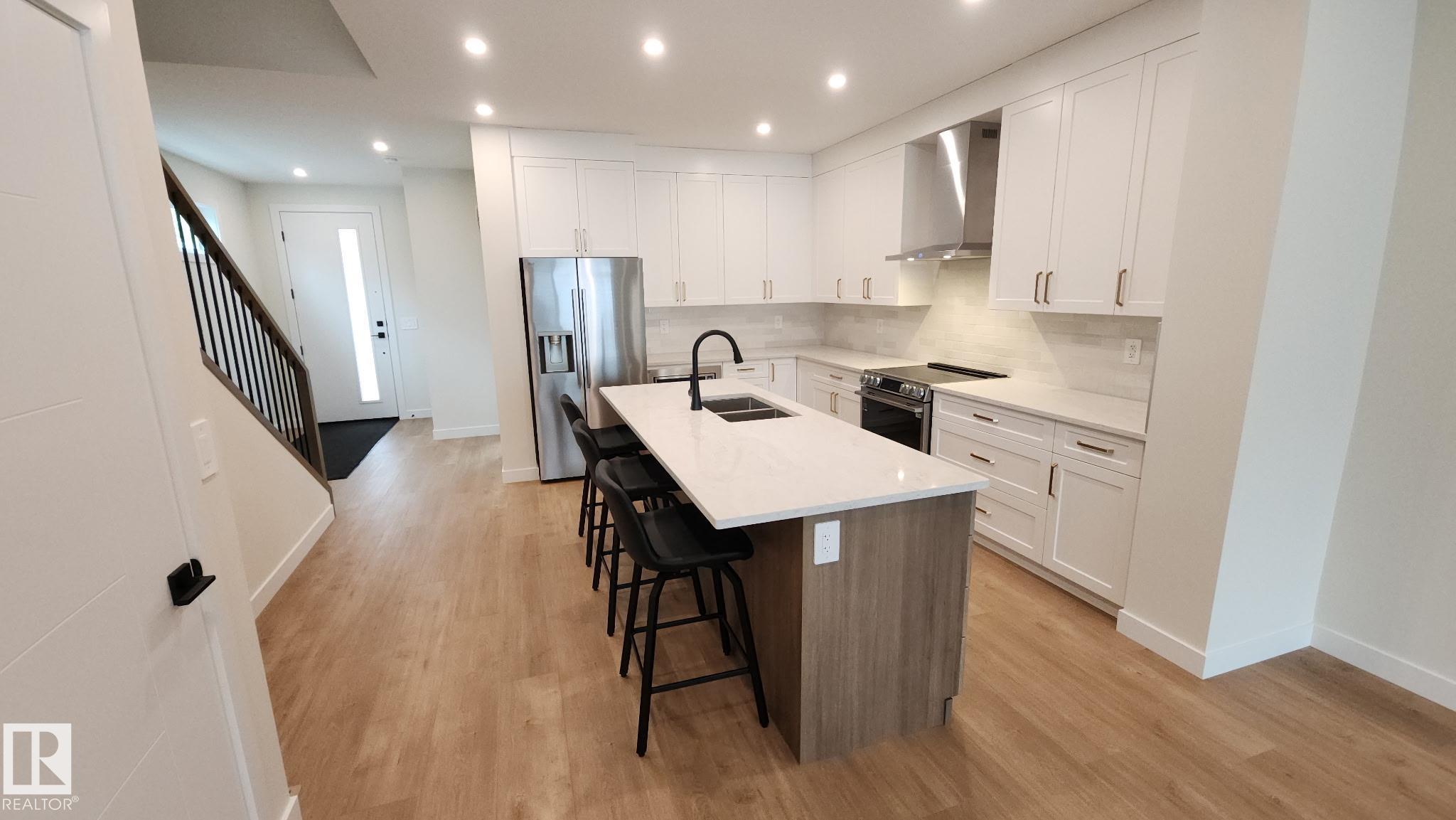 https://zimg.paragon.ice.com/ParagonImages/Property/PM/RAE/225397902/9/0/0/aa9810f2ba34e8273f14e1db9c863970/1/6996a6f2c3a0d54fc0800c8443f9feff/225397902-5818a6f9-d555-43be-892f-c2137073c20f.JPG