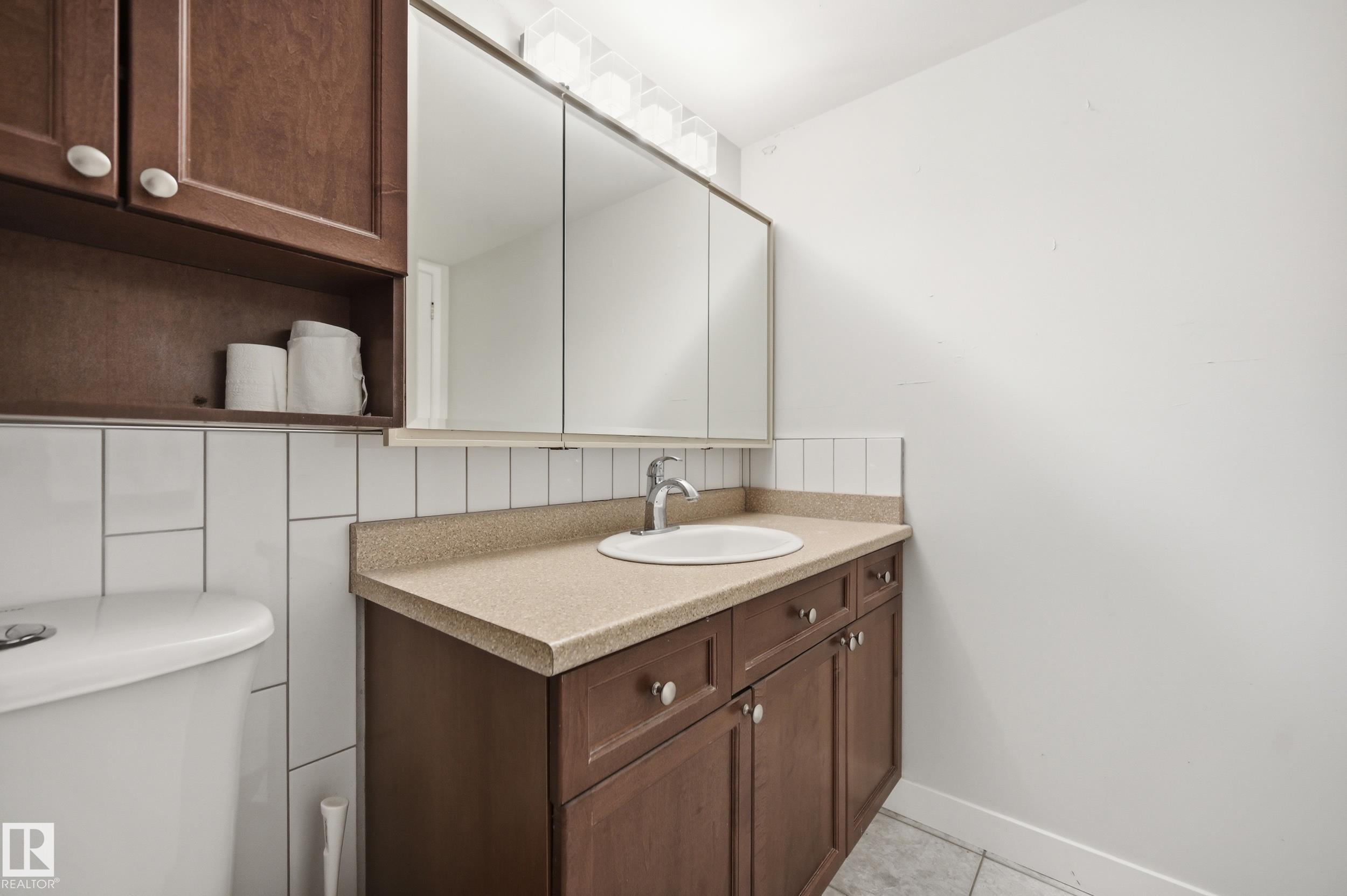 https://zimg.paragon.ice.com/ParagonImages/Property/PM/RAE/225397903/21/0/0/457780be608d374ca17069b154de8307/1/912e9e15fee64093640accc3e61802b1/225397903-62e0edb2-75bc-4c85-98d0-1c4d35ac34cd.JPG
