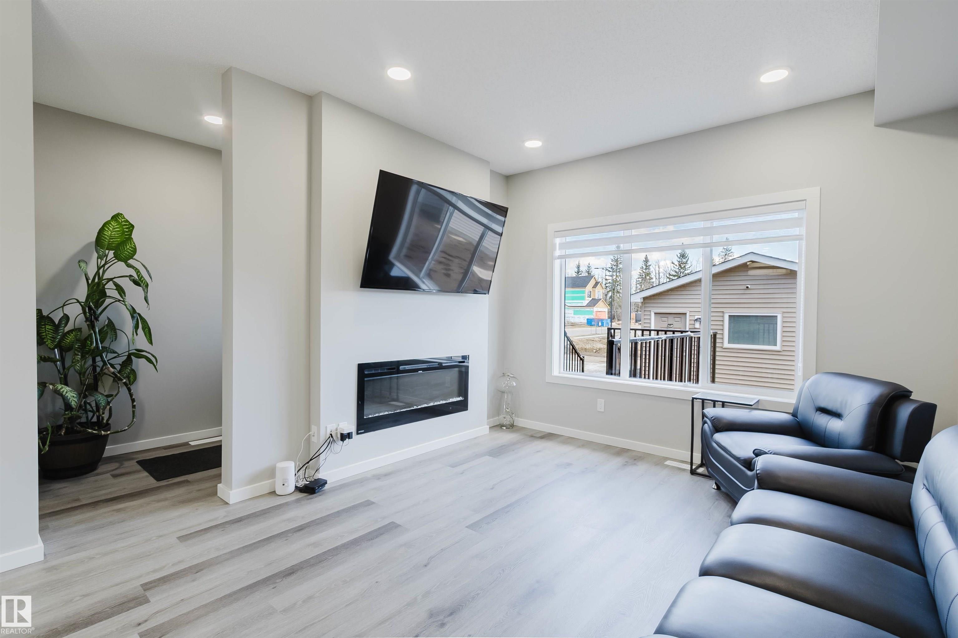 https://zimg.paragon.ice.com/ParagonImages/Property/PM/RAE/225397907/12/0/0/7881226e02521c2e8d9a236d650f23bc/1/603da4874f5e03a51a93836285e4d61f/225397907-7f4e0d18-e0fc-4e71-829c-7ba1d2a81bdd.JPG
