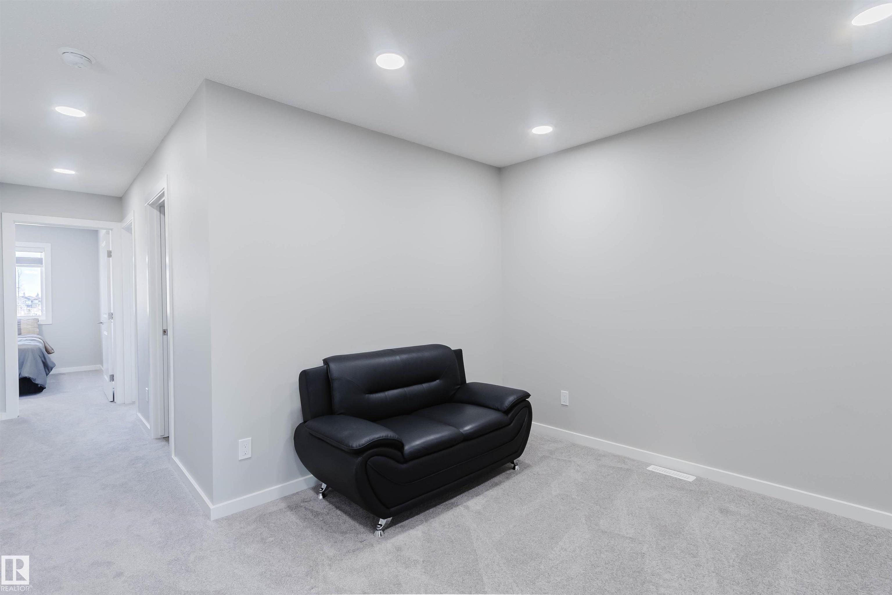 https://zimg.paragon.ice.com/ParagonImages/Property/PM/RAE/225397907/20/0/0/a5275d1385d09771831c018090457232/1/603da4874f5e03a51a93836285e4d61f/225397907-e09e70d5-c4e8-42c9-bde6-0bb15a248fa2.JPG