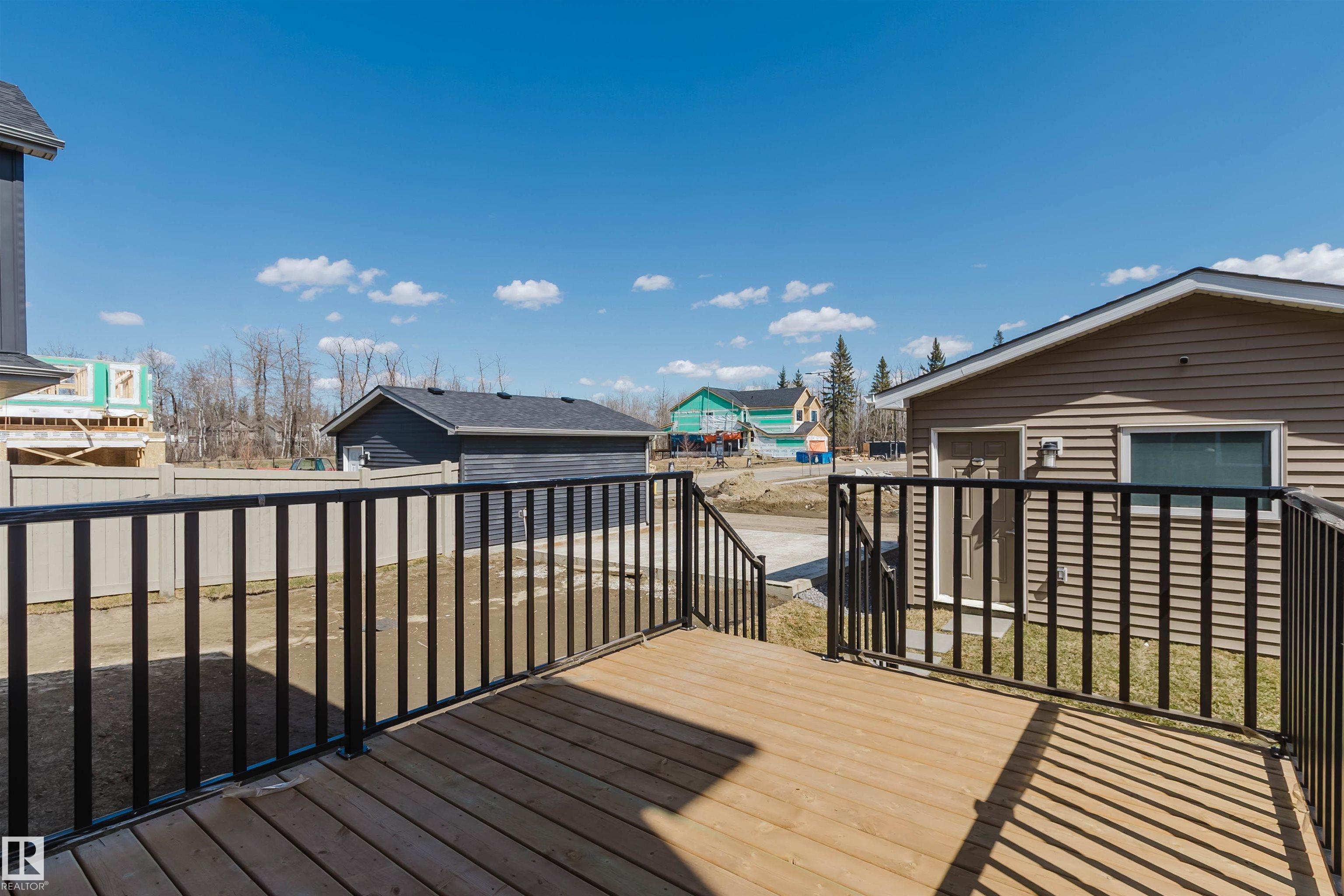 https://zimg.paragon.ice.com/ParagonImages/Property/PM/RAE/225397907/27/0/0/21f76697ac1dfd23f9117c143bb21af3/1/603da4874f5e03a51a93836285e4d61f/225397907-c9e4c232-6905-45d7-b409-1560f9f87b6a.JPG