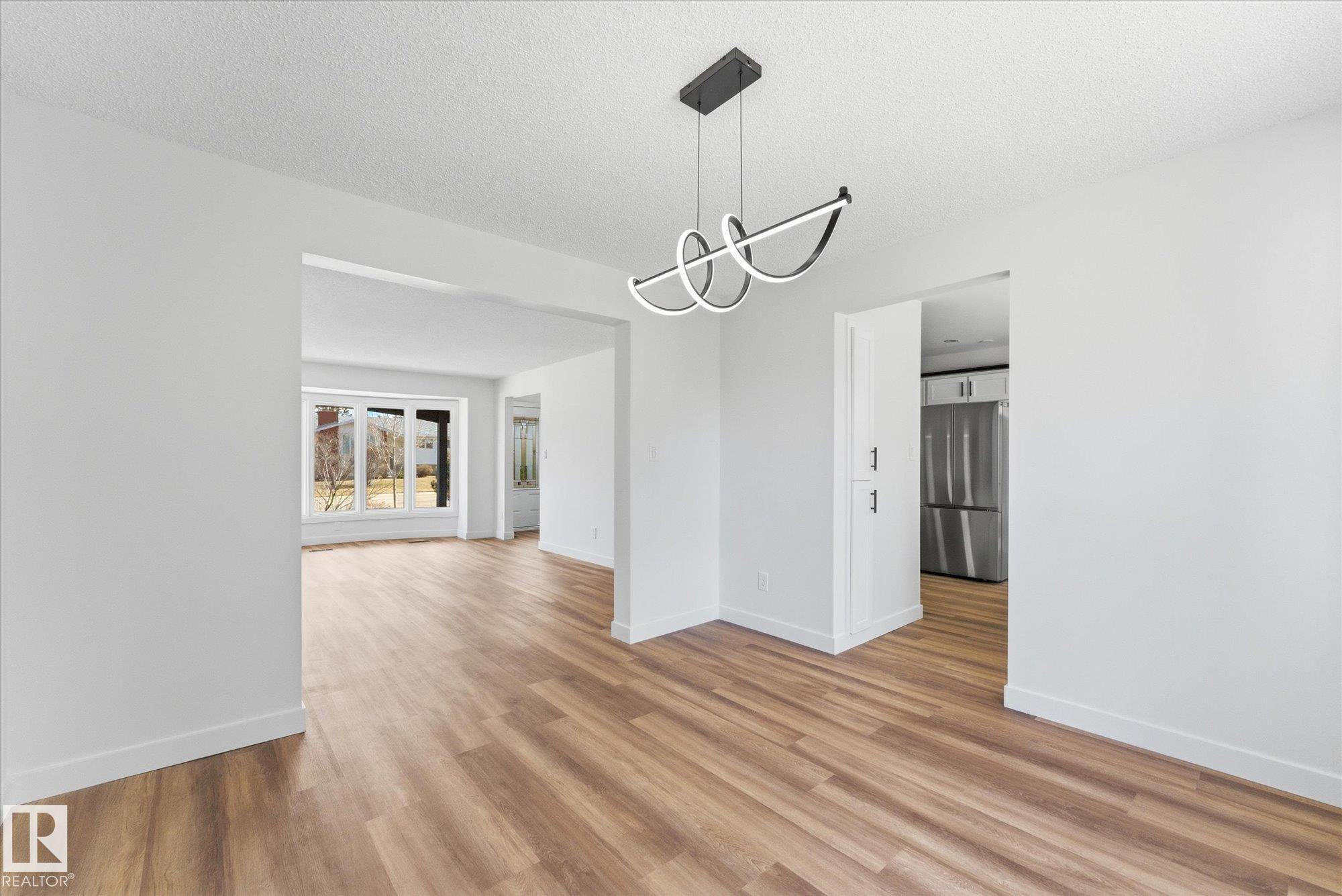 Photo 11 at 4224 110 Street NW, Rideau Park, Edmonton