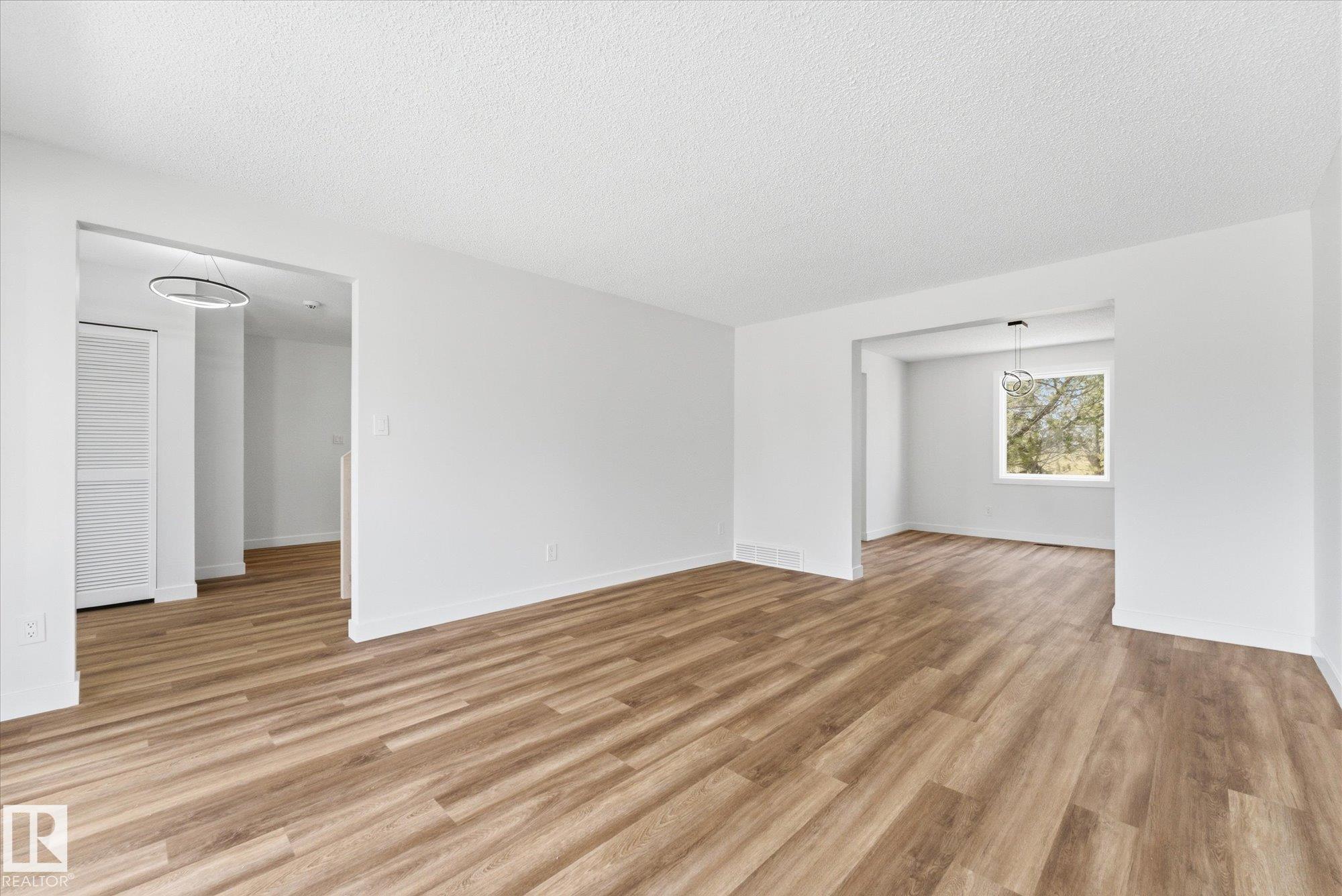 Photo 14 at 4224 110 Street NW, Rideau Park, Edmonton