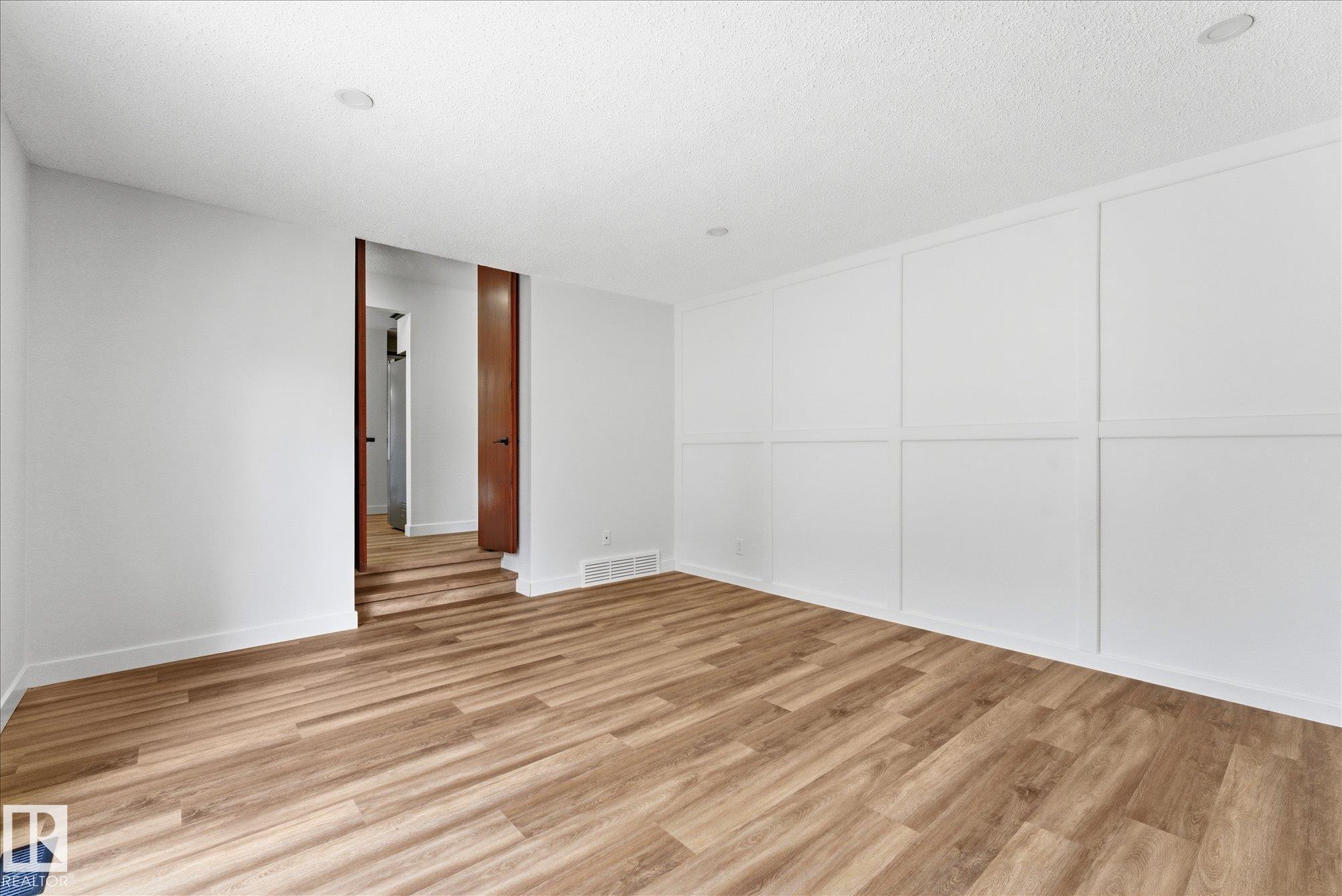 Photo 17 at 4224 110 Street NW, Rideau Park, Edmonton