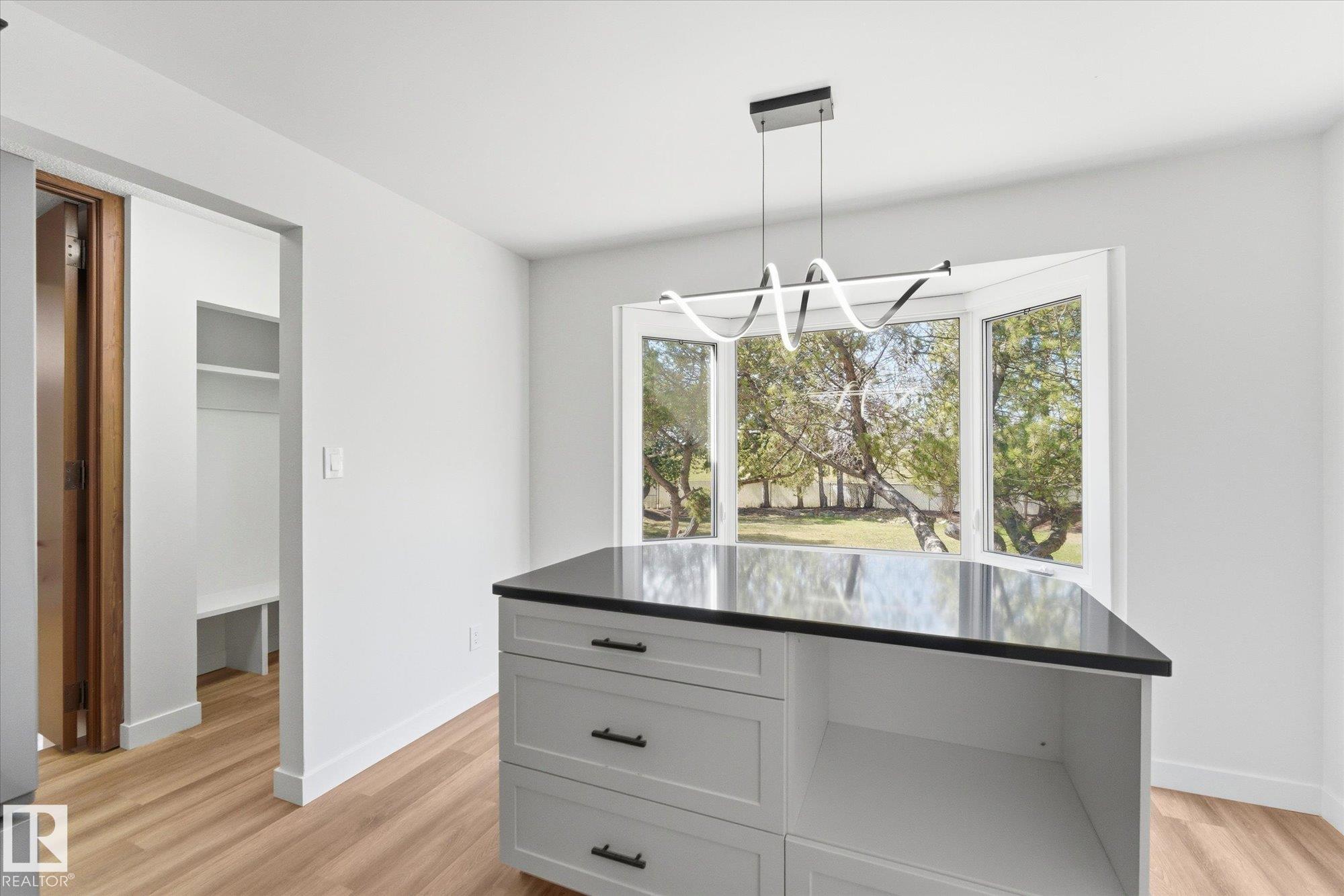 Photo 7 at 4224 110 Street NW, Rideau Park, Edmonton