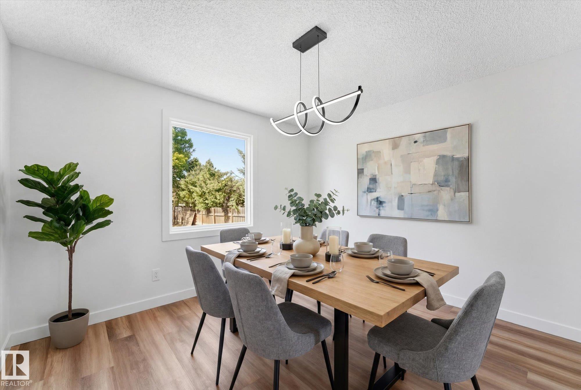 Photo 10 at 4224 110 Street NW, Rideau Park, Edmonton