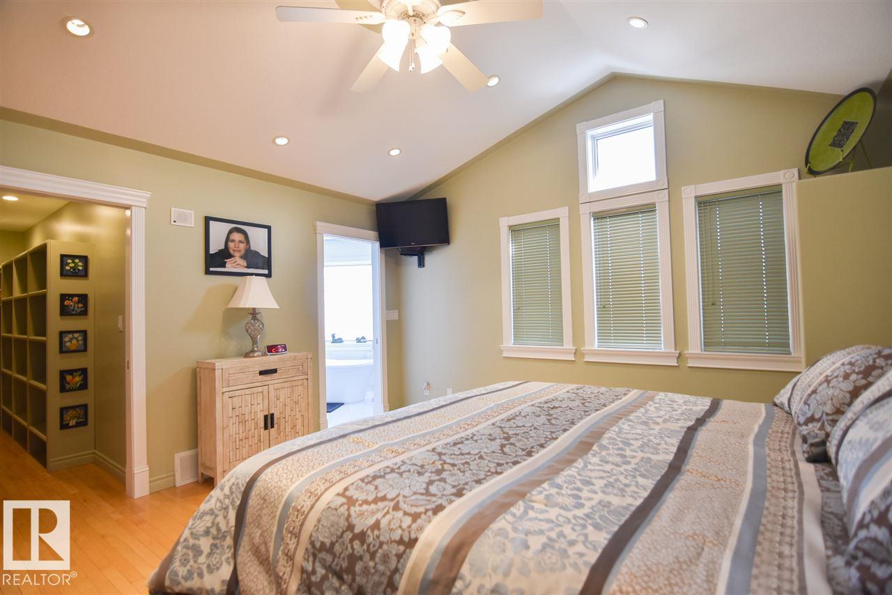https://zimg.paragon.ice.com/ParagonImages/Property/PM/RAE/225397913/21/0/0/87b88f82bfb1c4e9802f11ecaa30226d/1/43c0ec6194e85300ffb3482336860e1b/225397913-1389FAEE-3F4D-4186-806E-6E40FE194811.JPG