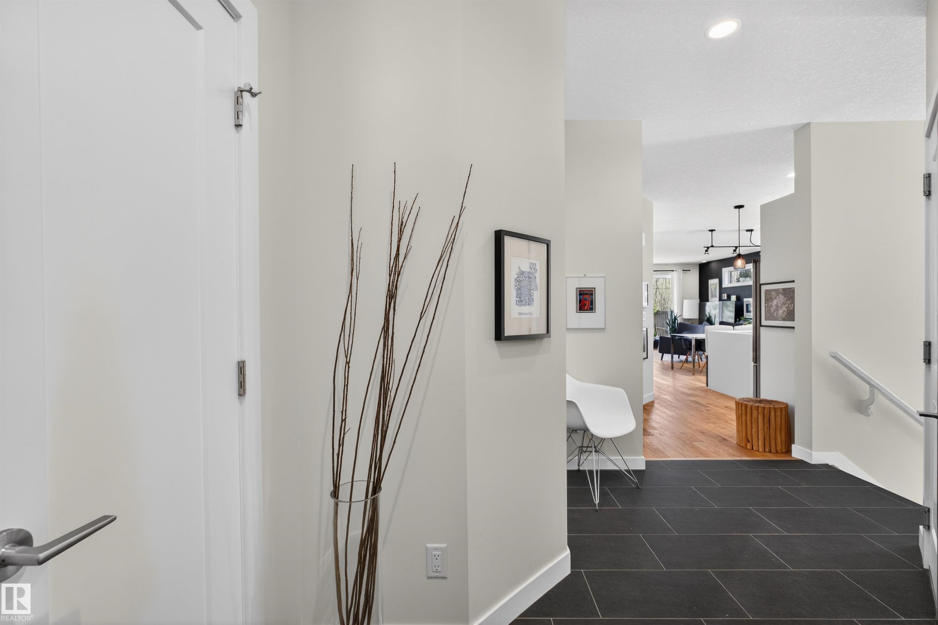 Picture for 3381 CHICKADEE DR NW