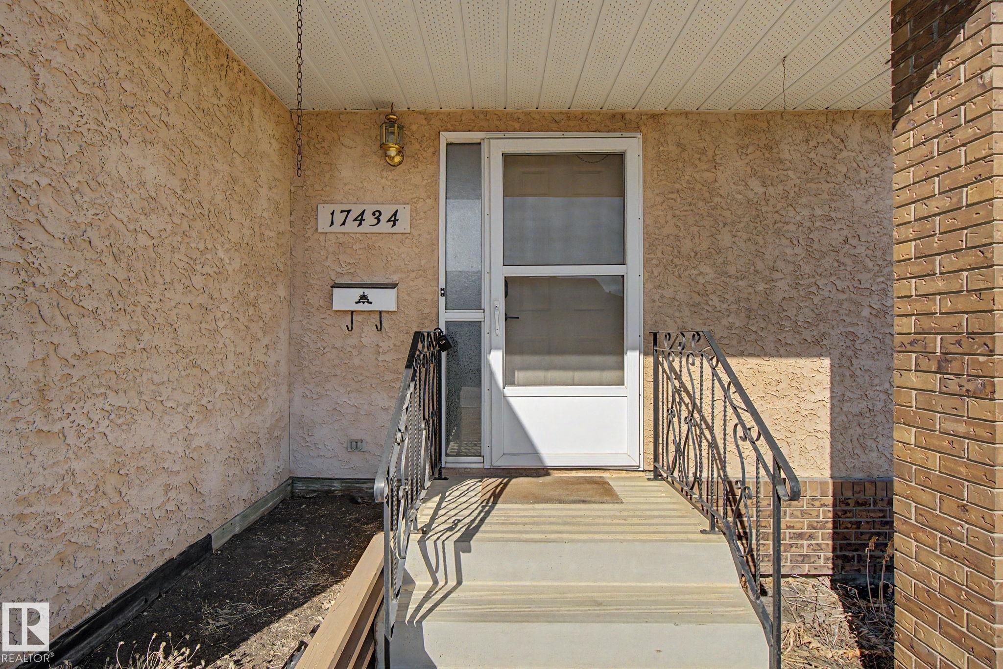 17434 Callingwood Road NW, Callingwood South, Edmonton