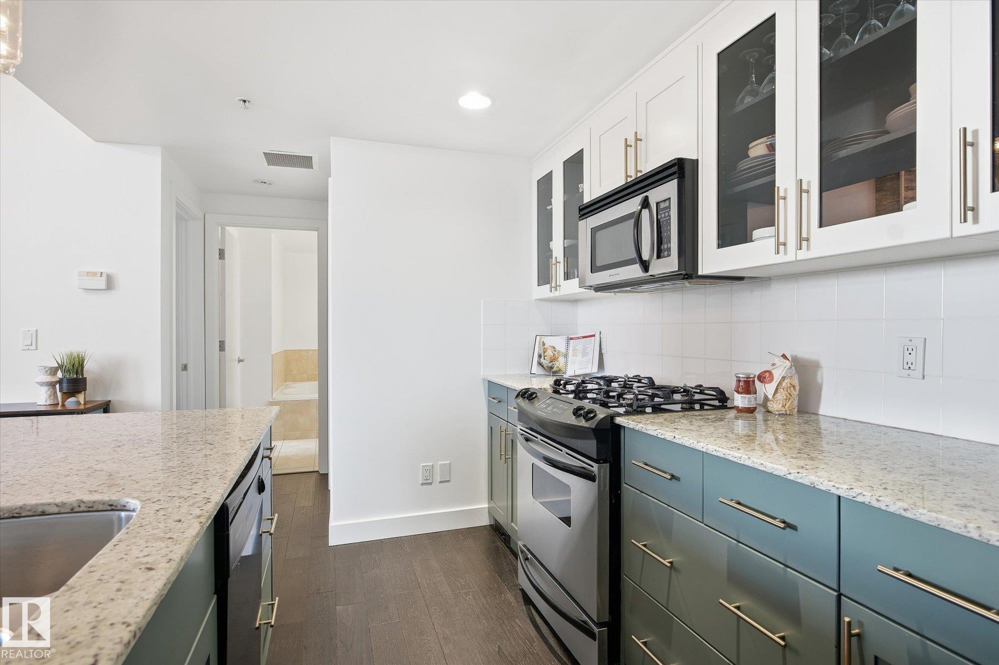 Photo 13 at 506 - 10028 119 Street NW, Wîhkwêntôwin, Edmonton