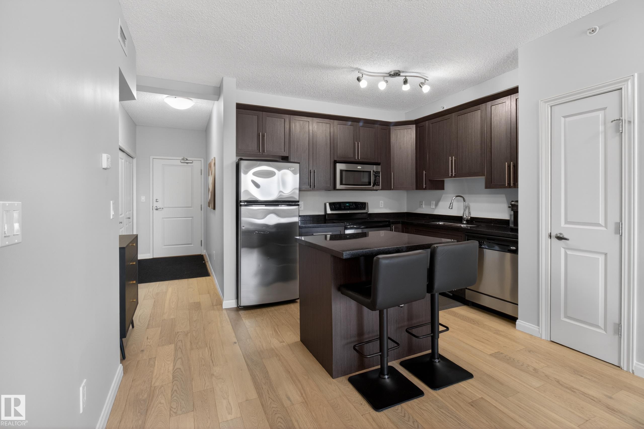 https://zimg.paragon.ice.com/ParagonImages/Property/PM/RAE/225397947/10/0/0/d881854f7b8a200956a41cadf069224c/1/211f8aa37851f744cbe736359a5e1ac9/225397947-02735338-7371-4d9b-9cc2-2a85d49397c9.JPG