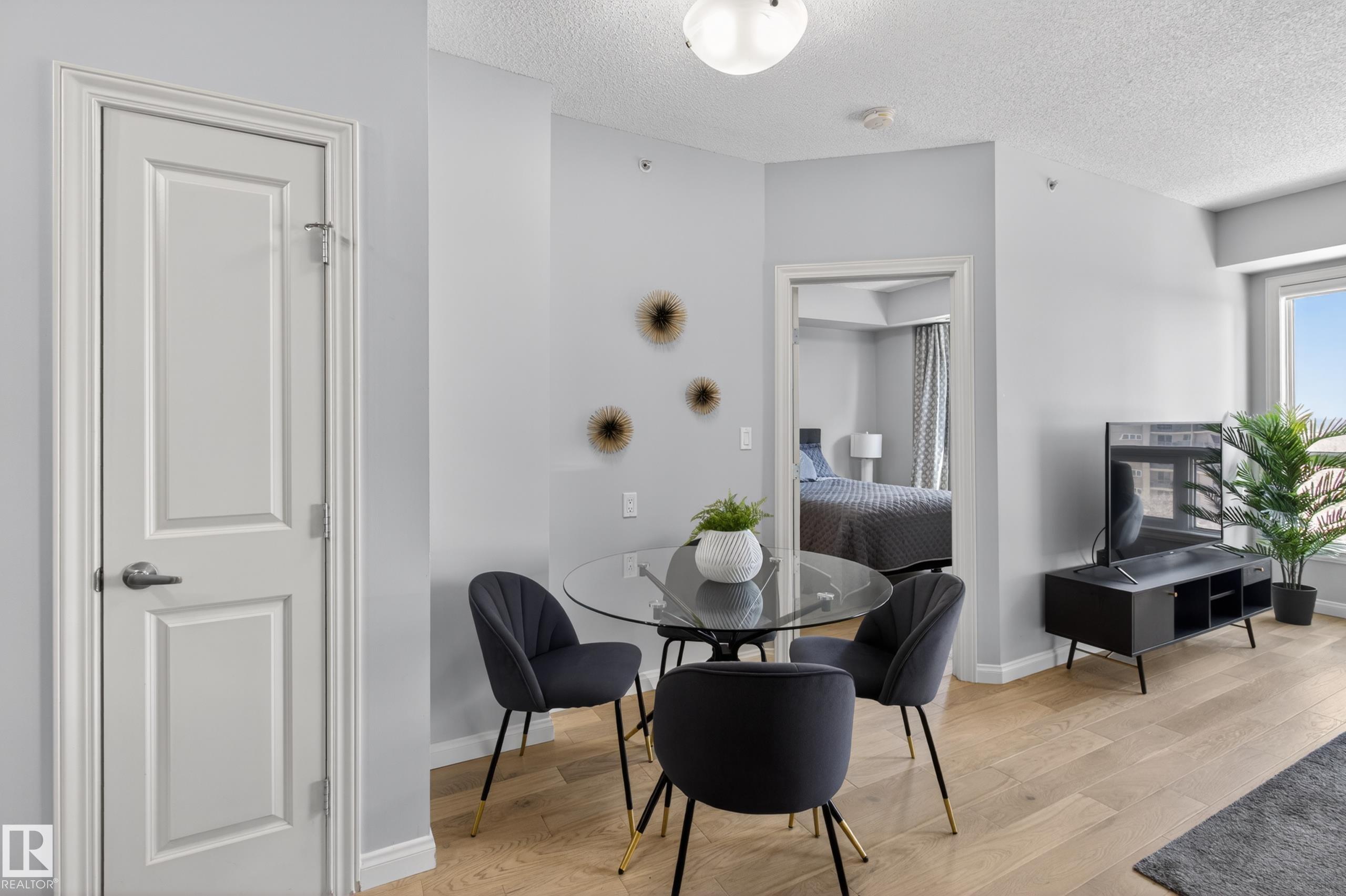 https://zimg.paragon.ice.com/ParagonImages/Property/PM/RAE/225397947/12/0/0/3c296141edd857a6a7097cb6d75bd6ec/1/211f8aa37851f744cbe736359a5e1ac9/225397947-f6209b87-a96d-4776-b2db-b5bd3e85b6a8.JPG