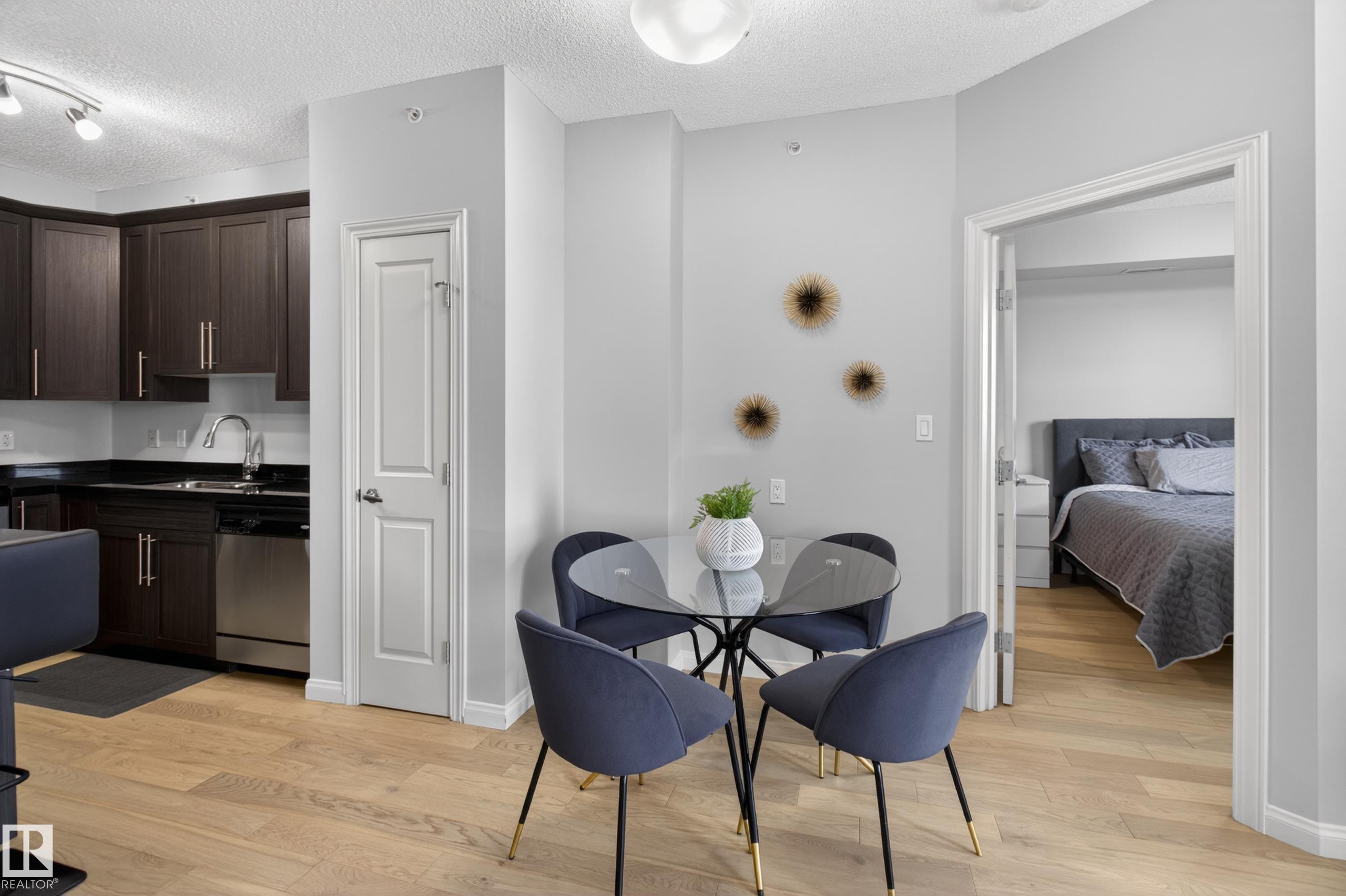https://zimg.paragon.ice.com/ParagonImages/Property/PM/RAE/225397947/13/0/0/6696246ca15da20648179892c6b146f6/1/211f8aa37851f744cbe736359a5e1ac9/225397947-f28c30ad-927b-496a-98ec-cb68de5086ed.JPG