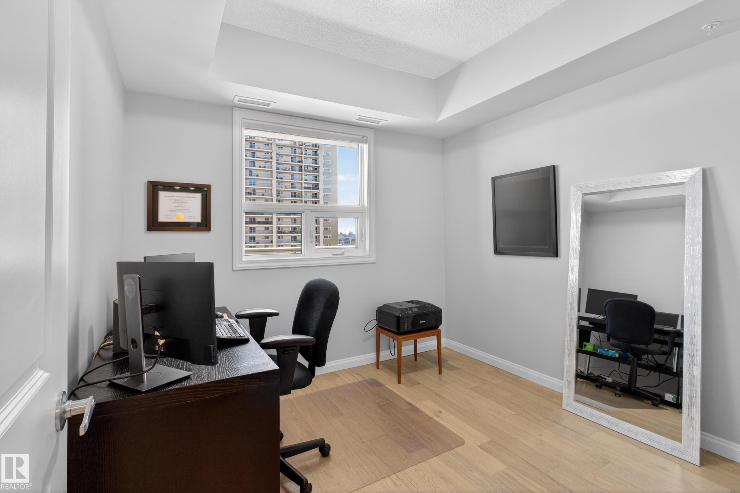 https://zimg.paragon.ice.com/ParagonImages/Property/PM/RAE/225397947/16/0/0/3d65e5995ba54cfa2b874ebcd3c1dcff/1/211f8aa37851f744cbe736359a5e1ac9/225397947-f7031647-1db4-4061-ab40-f16f961a7e96.JPG