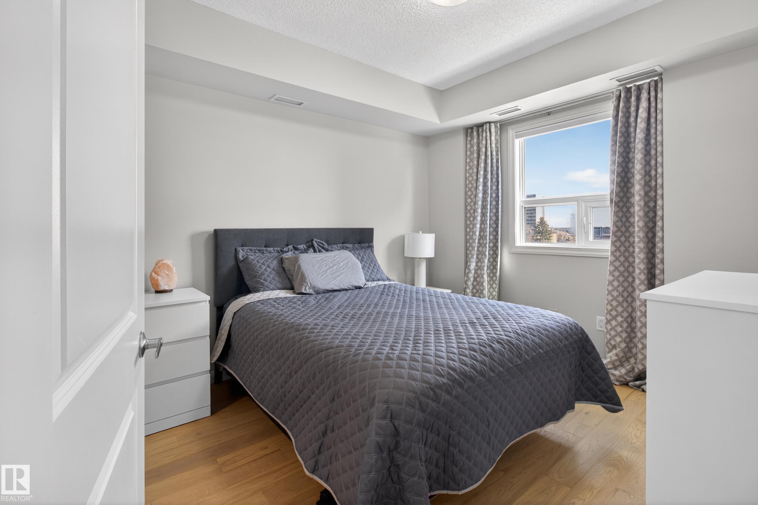 https://zimg.paragon.ice.com/ParagonImages/Property/PM/RAE/225397947/19/0/0/c4667f4169f802cabac143a2f4552a55/1/211f8aa37851f744cbe736359a5e1ac9/225397947-cff2ac74-88ed-4c7f-bb3c-eec0eafb73cb.JPG