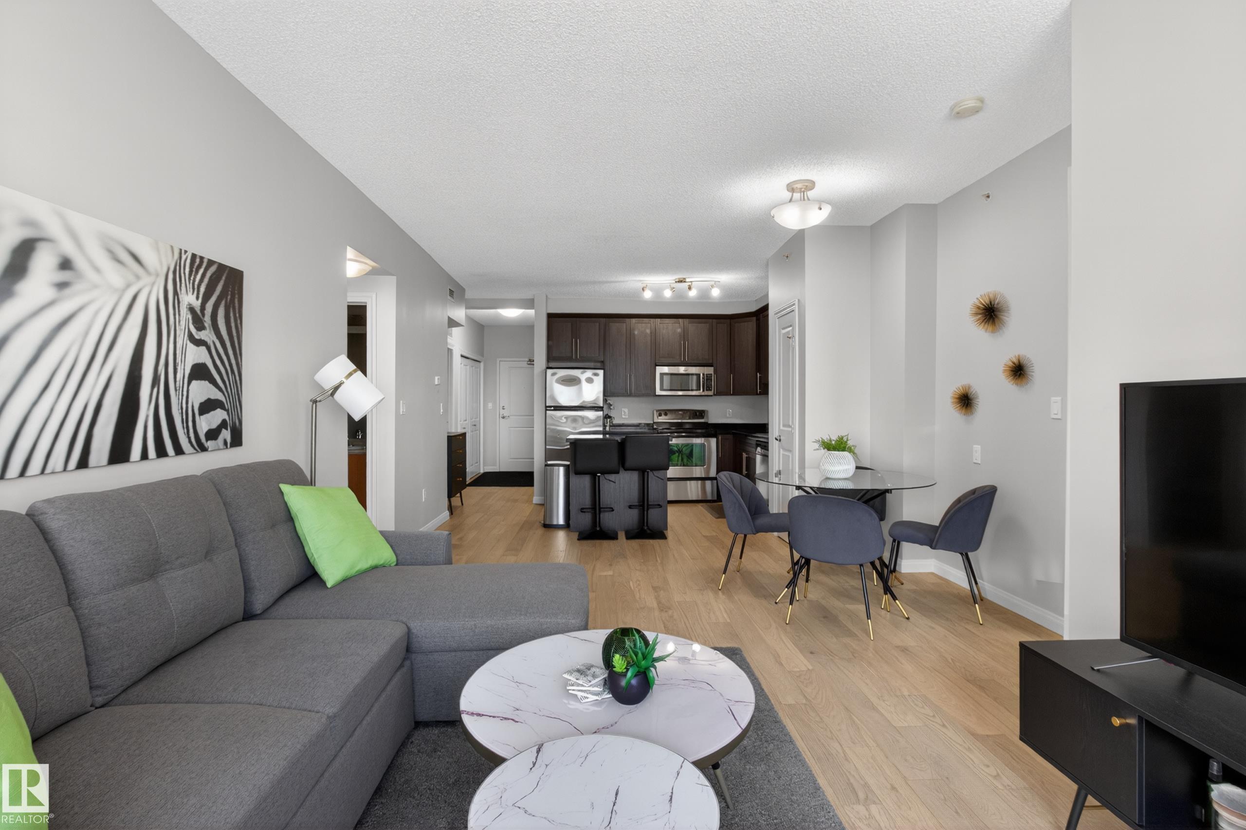 https://zimg.paragon.ice.com/ParagonImages/Property/PM/RAE/225397947/32/0/0/cd2abadbd796497e171383452402296b/1/211f8aa37851f744cbe736359a5e1ac9/225397947-8c74ef17-8f4b-40fb-9359-191494d0b8ef.JPG