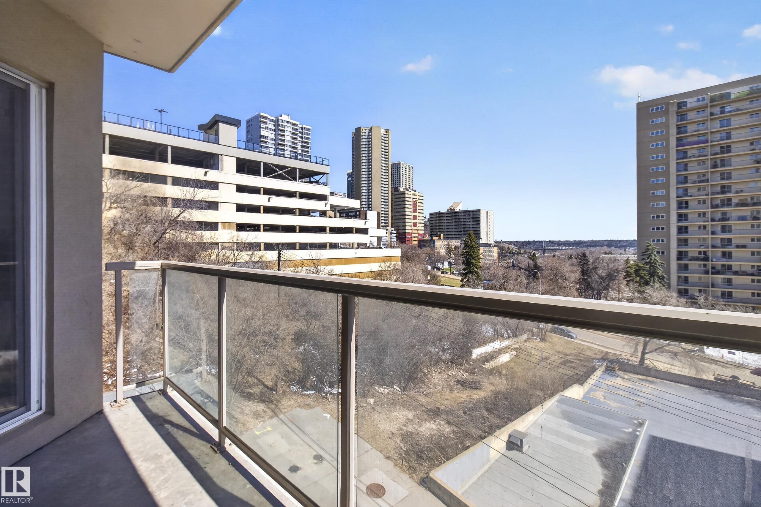 https://zimg.paragon.ice.com/ParagonImages/Property/PM/RAE/225397947/33/0/0/94d422f56386f8a3656f9eb0ddaf8764/1/211f8aa37851f744cbe736359a5e1ac9/225397947-c3ac5e7b-b693-49db-982b-4193523790ed.JPG