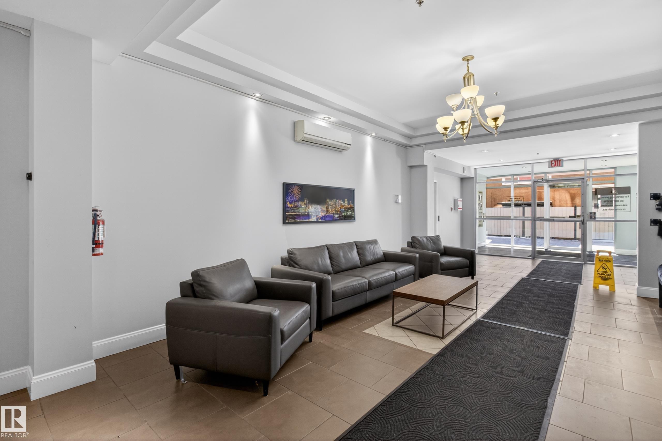 https://zimg.paragon.ice.com/ParagonImages/Property/PM/RAE/225397947/39/0/0/df2f80478daecdb616b56e6f81a37451/1/211f8aa37851f744cbe736359a5e1ac9/225397947-ffcee233-22ae-4a9c-a4bc-73002c9b24b6.JPG