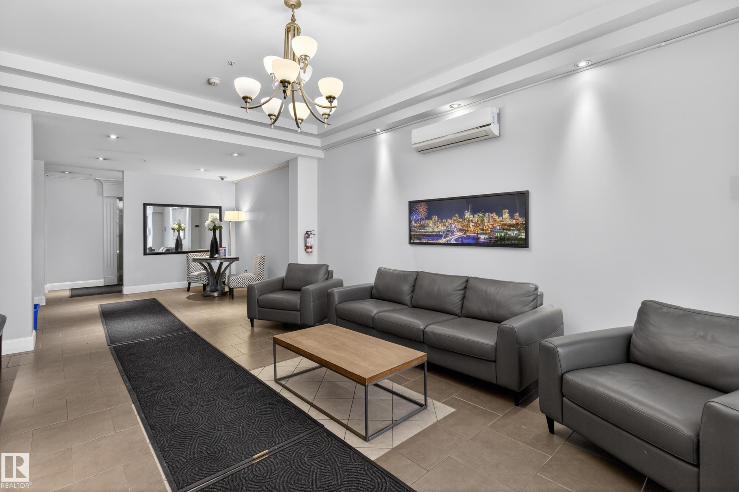 https://zimg.paragon.ice.com/ParagonImages/Property/PM/RAE/225397947/40/0/0/a5f13bbe8e0f434034125be65336e291/1/211f8aa37851f744cbe736359a5e1ac9/225397947-e72fa117-d96e-4286-9208-37e5e4da2405.JPG