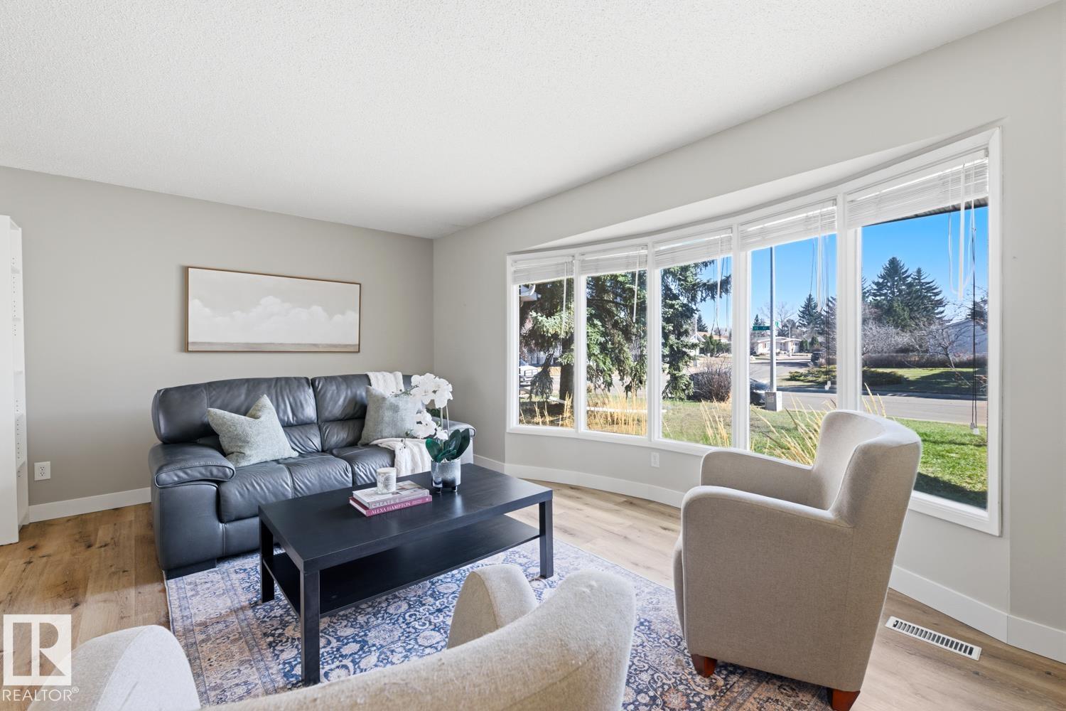 Photo 6 at 17604 85 Avenue NW, Thorncliffe, Edmonton