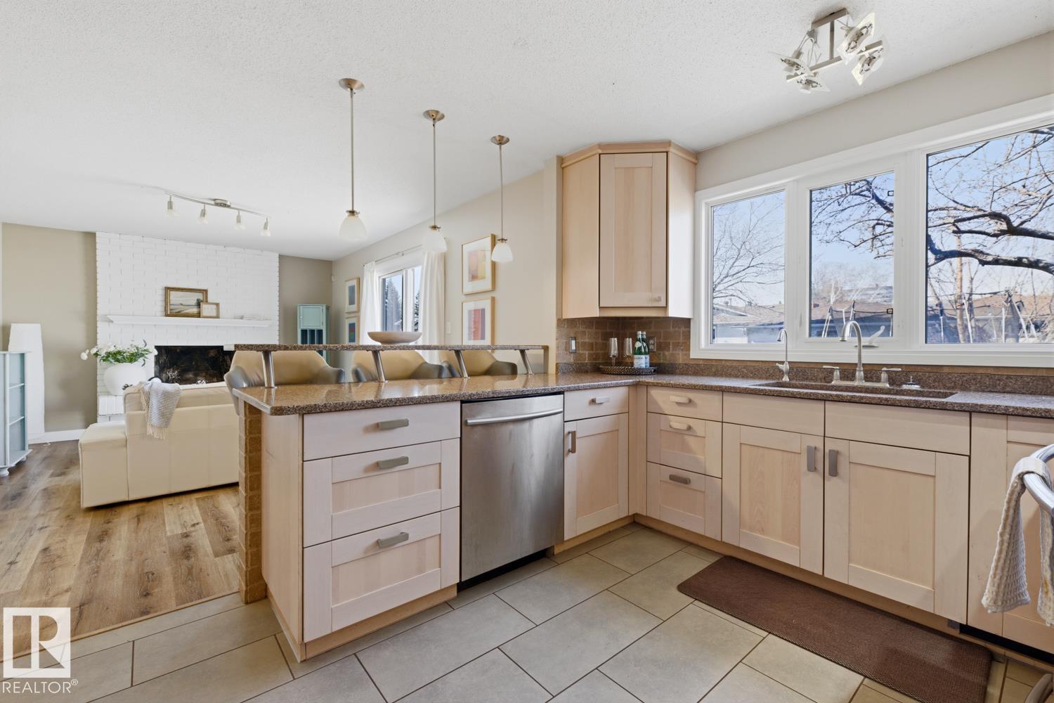 Photo 10 at 17604 85 Avenue NW, Thorncliffe, Edmonton