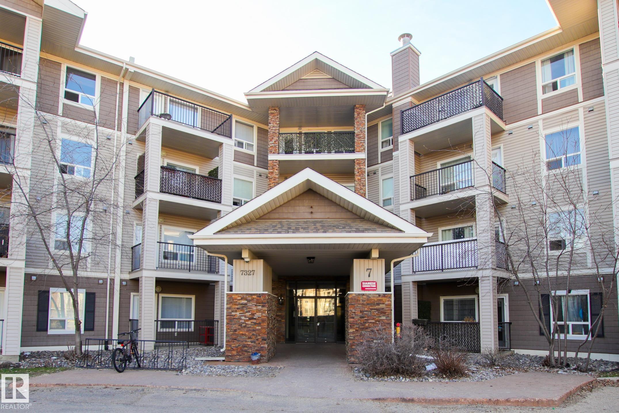 7206 - 7327 South Terwillegar Drive NW, South Terwillegar, Edmonton photo number 2