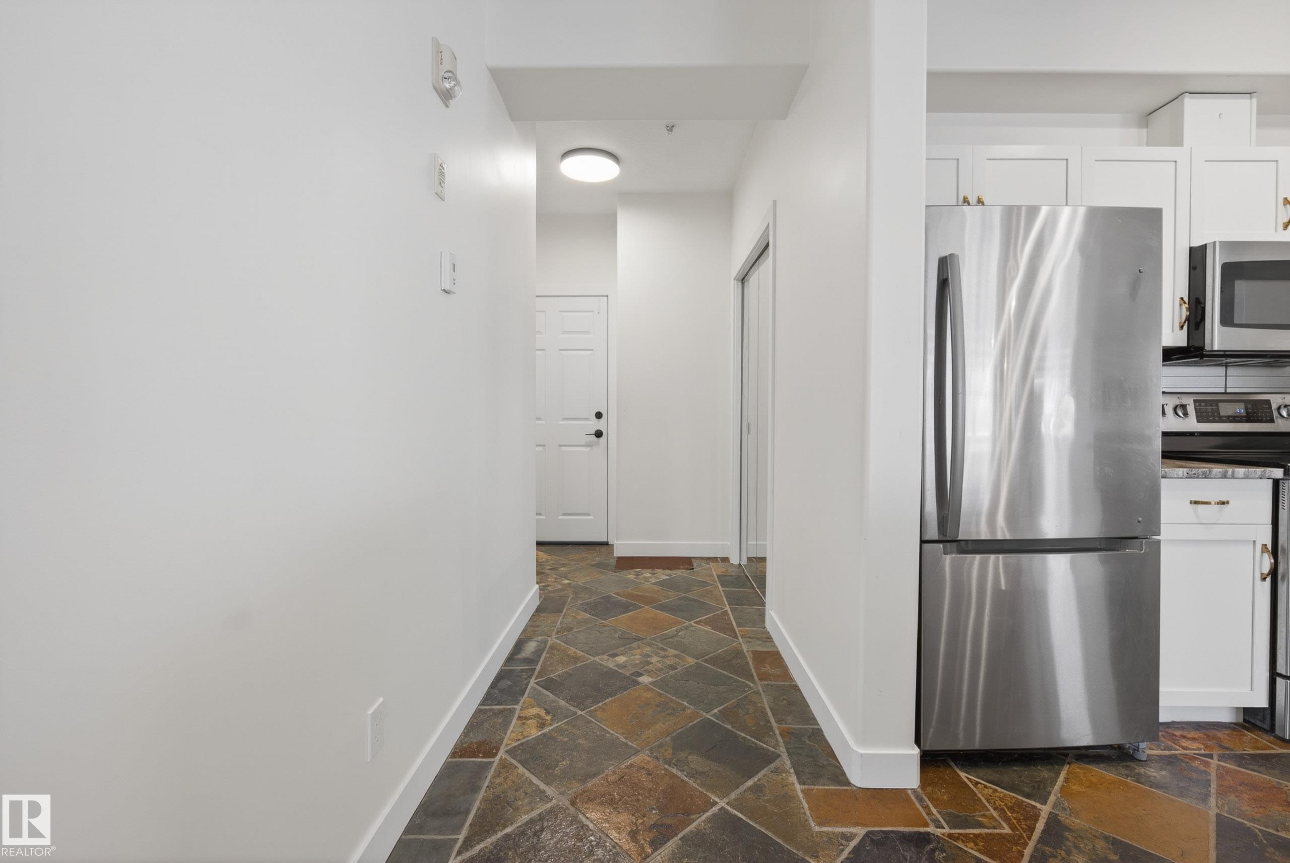 Photo 13 at 205 - 10011 110 Street NW, Wîhkwêntôwin, Edmonton