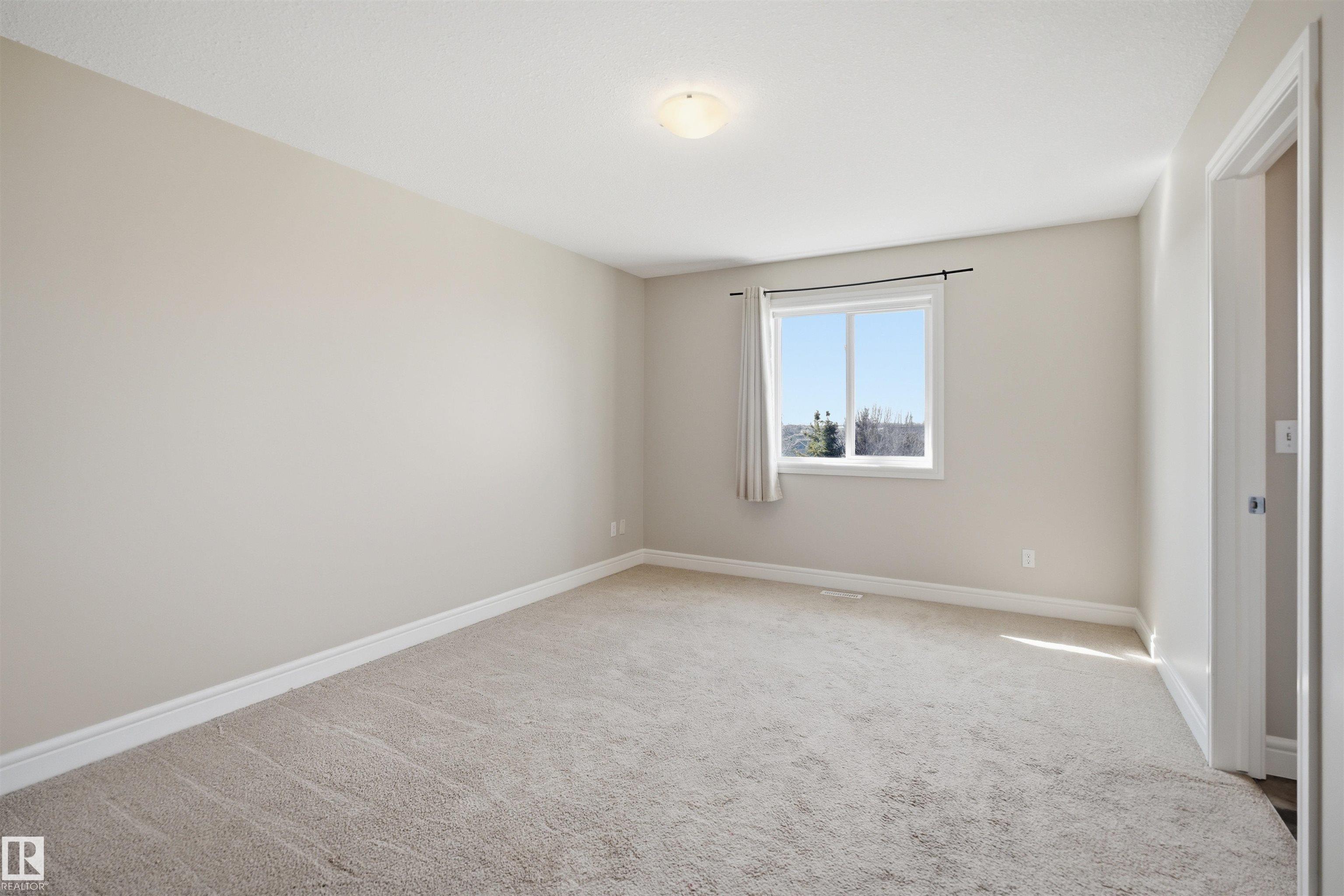 https://zimg.paragon.ice.com/ParagonImages/Property/PM/RAE/225397967/20/0/0/16666f5a30aa47318aef5269866103f4/1/f66a4c6517b78ba93e29e13abfb2f456/225397967-3b38110f-66e7-46d2-8529-164c090e4d83.JPG