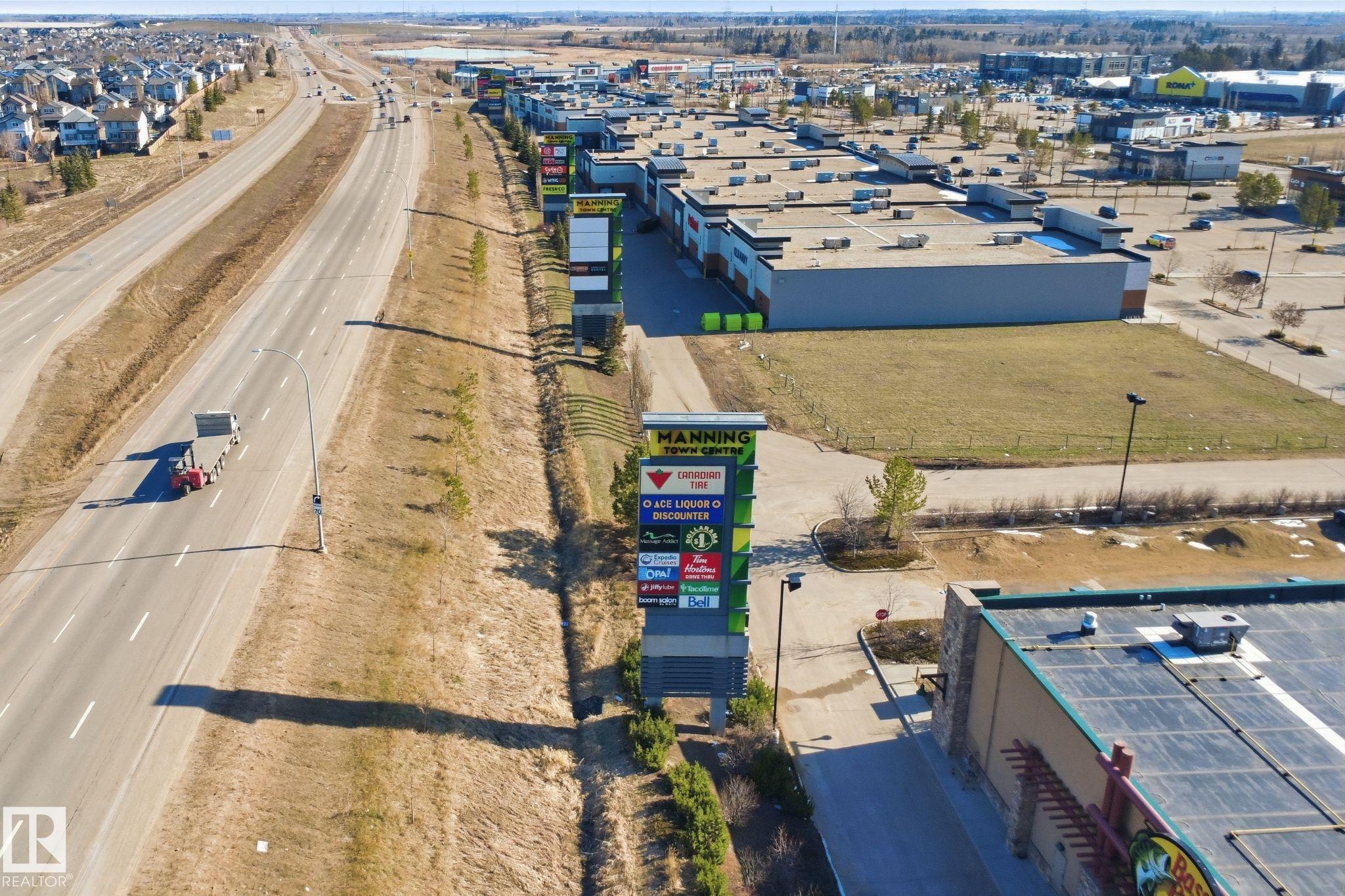 https://zimg.paragon.ice.com/ParagonImages/Property/PM/RAE/225397967/46/0/0/70eb01deea334eb3f4ad4322318db45f/1/f66a4c6517b78ba93e29e13abfb2f456/225397967-07e533f6-3ea9-4a73-8786-5cd213f2f541.JPG