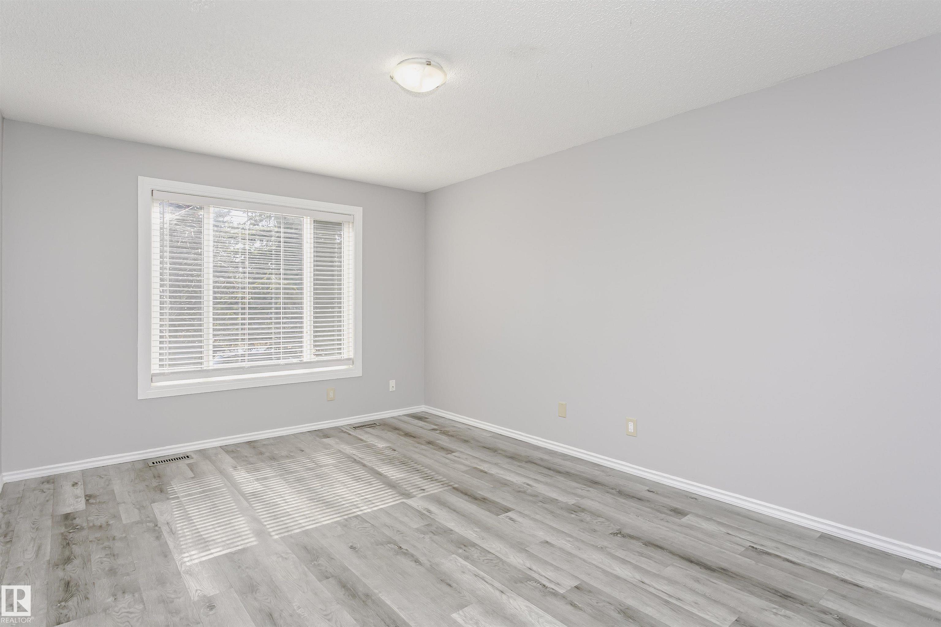 Photo 10 at 7428 188 Street NW, Lymburn, Edmonton