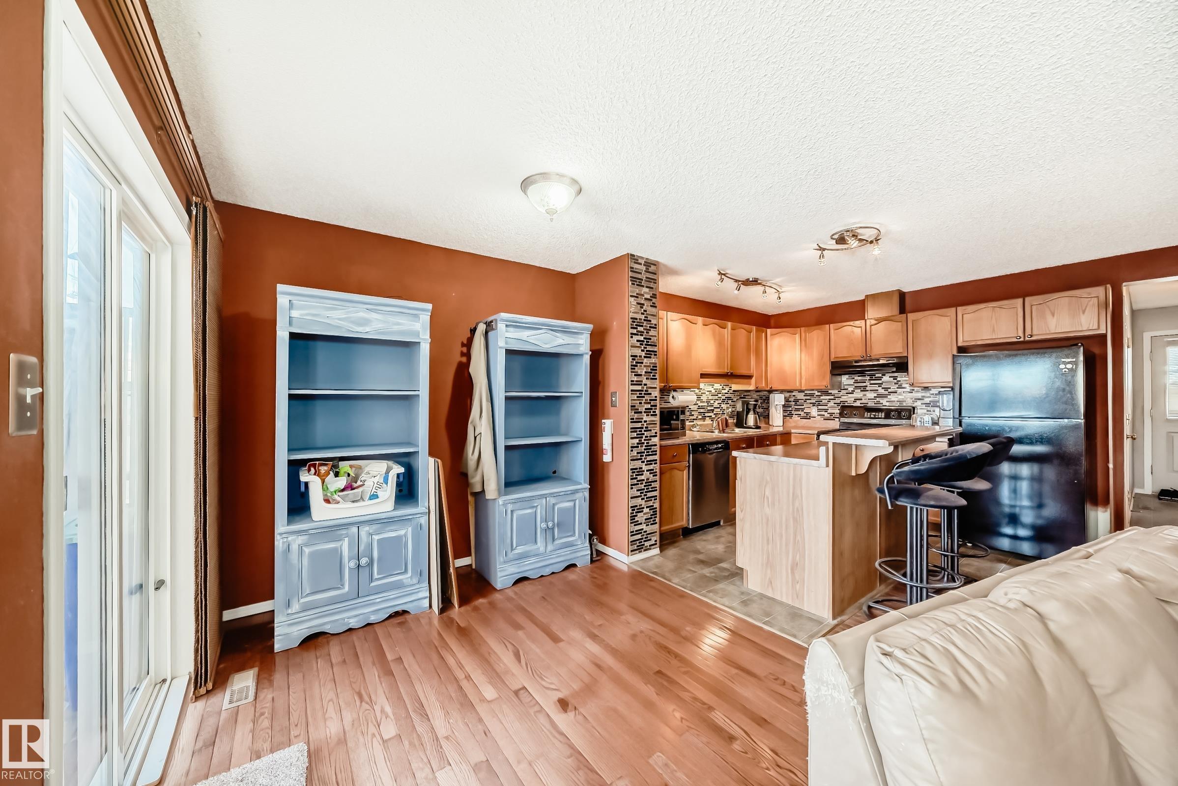 Photo 14 at 2927 30 Street NW, Silver Berry, Edmonton
