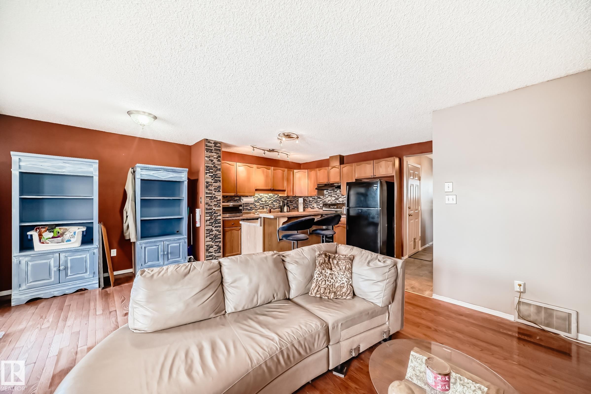 Photo 17 at 2927 30 Street NW, Silver Berry, Edmonton