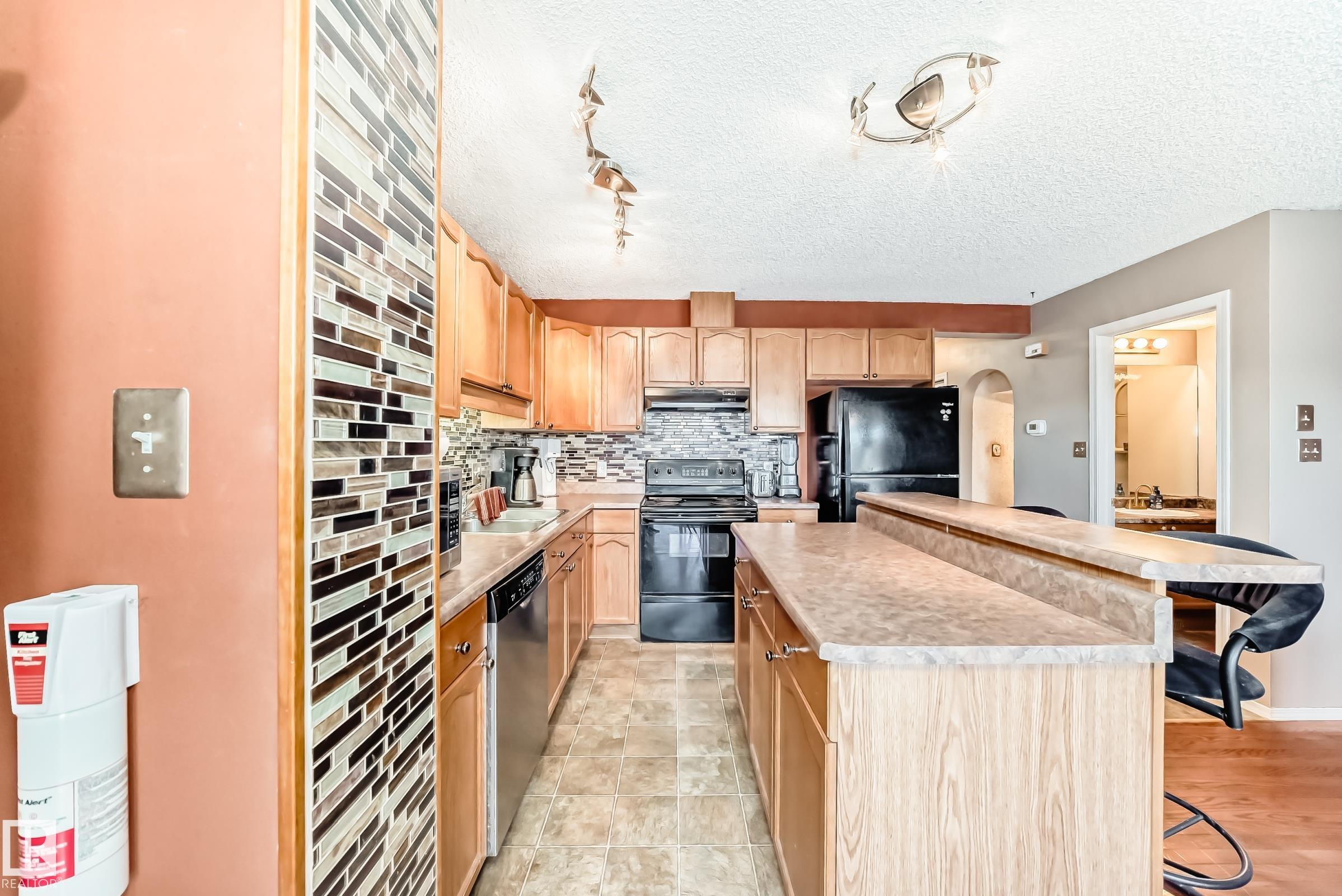 Photo 6 at 2927 30 Street NW, Silver Berry, Edmonton
