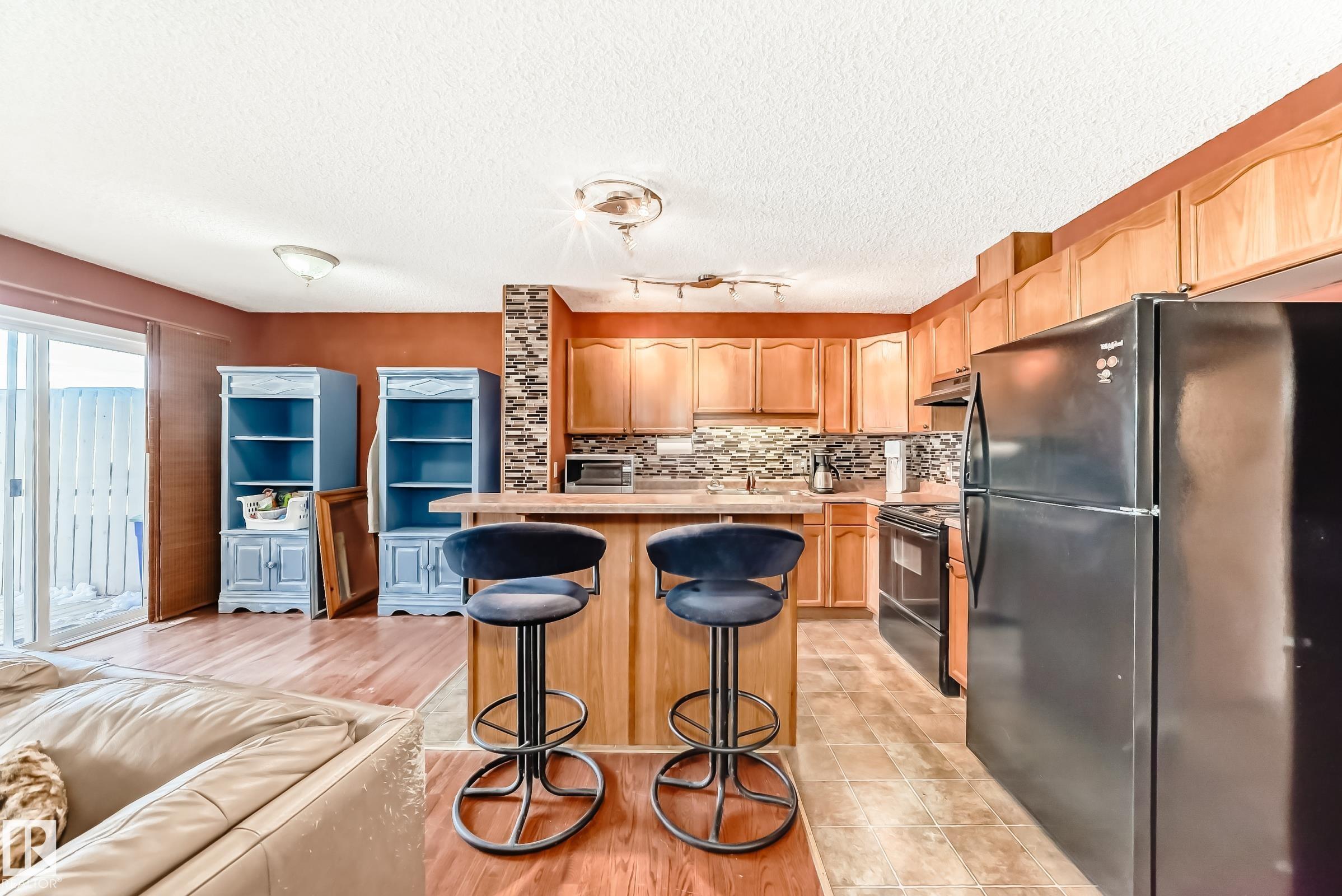 Photo 9 at 2927 30 Street NW, Silver Berry, Edmonton