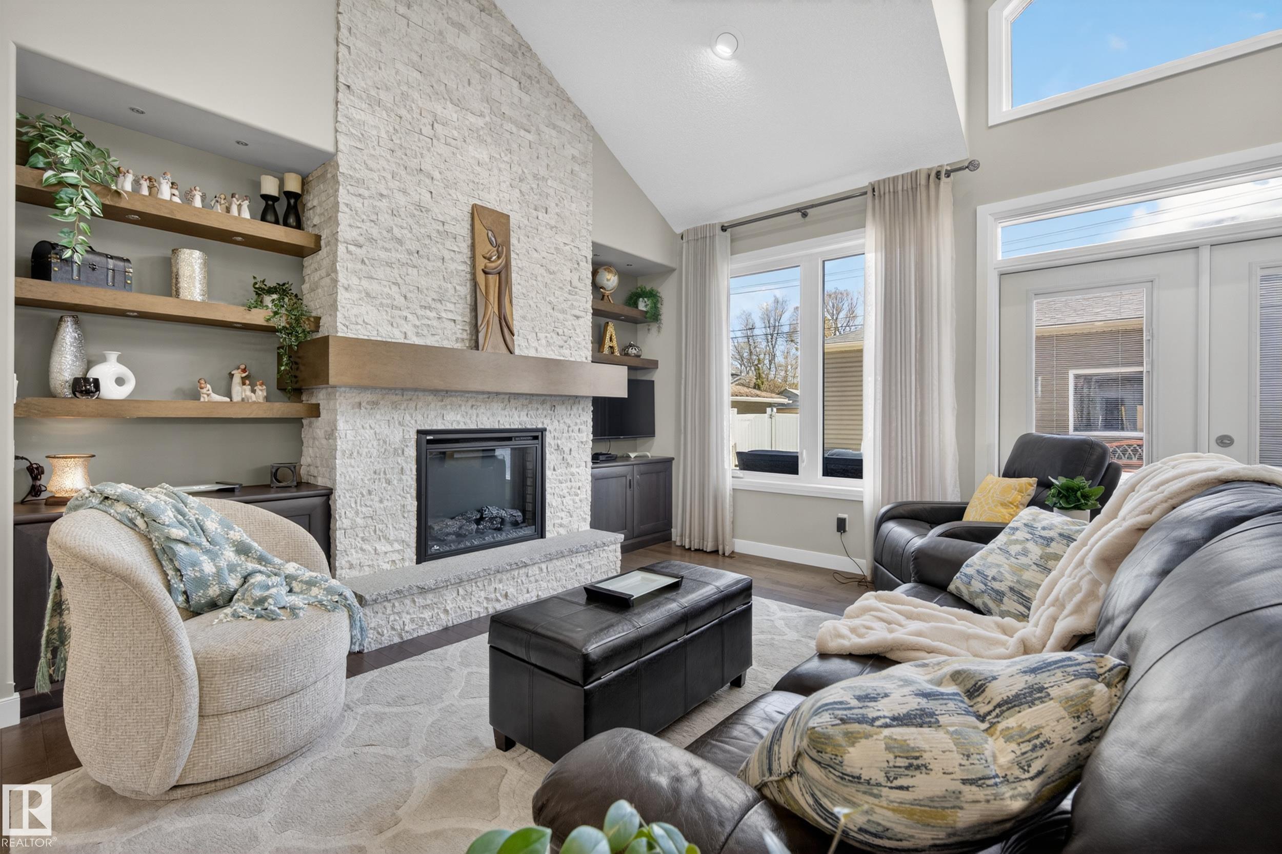Photo 13 at 9245 87 Street NW, Strathearn, Edmonton