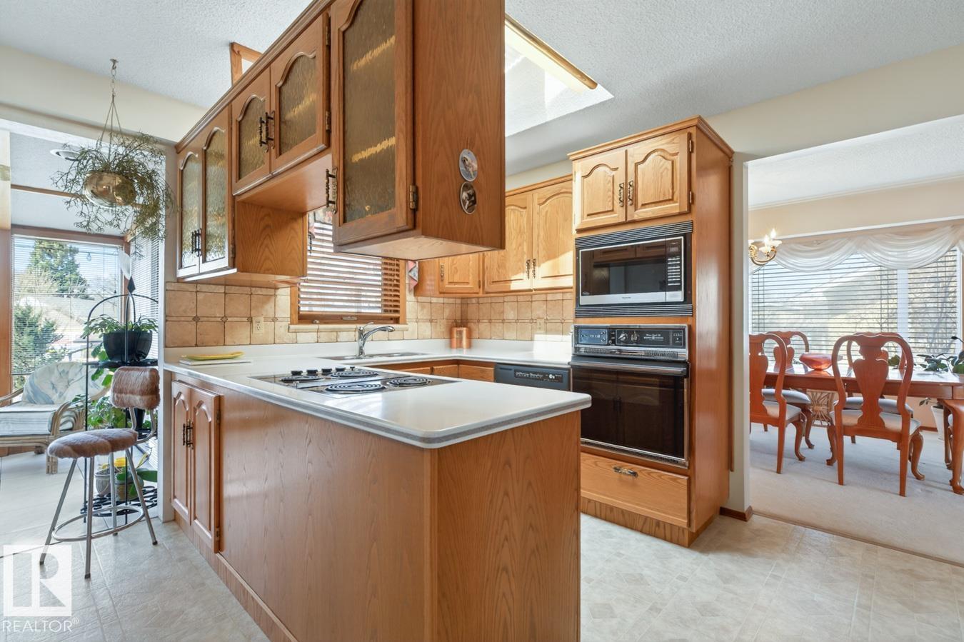 Photo 11 at 6036 105b Street NW, Pleasantview, Edmonton