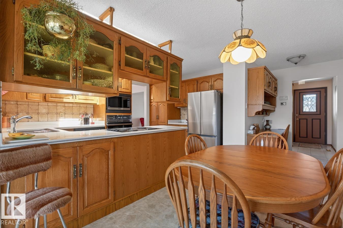Photo 12 at 6036 105b Street NW, Pleasantview, Edmonton