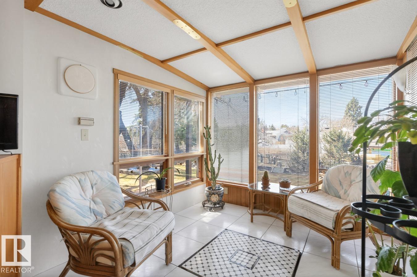 https://zimg.paragon.ice.com/ParagonImages/Property/PM/RAE/225398008/13/0/0/2a32b7d81453326b5cda60305ba9ac25/1/da42c0bc80c2d06f7a86ce5ad6f598c0/225398008-c1389d0a-ab21-48d1-87f0-d6ee8ee6bdcc.JPG