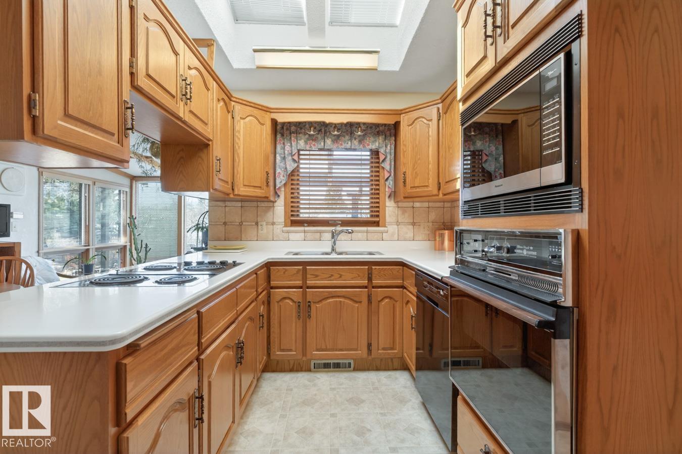 Photo 14 at 6036 105b Street NW, Pleasantview, Edmonton
