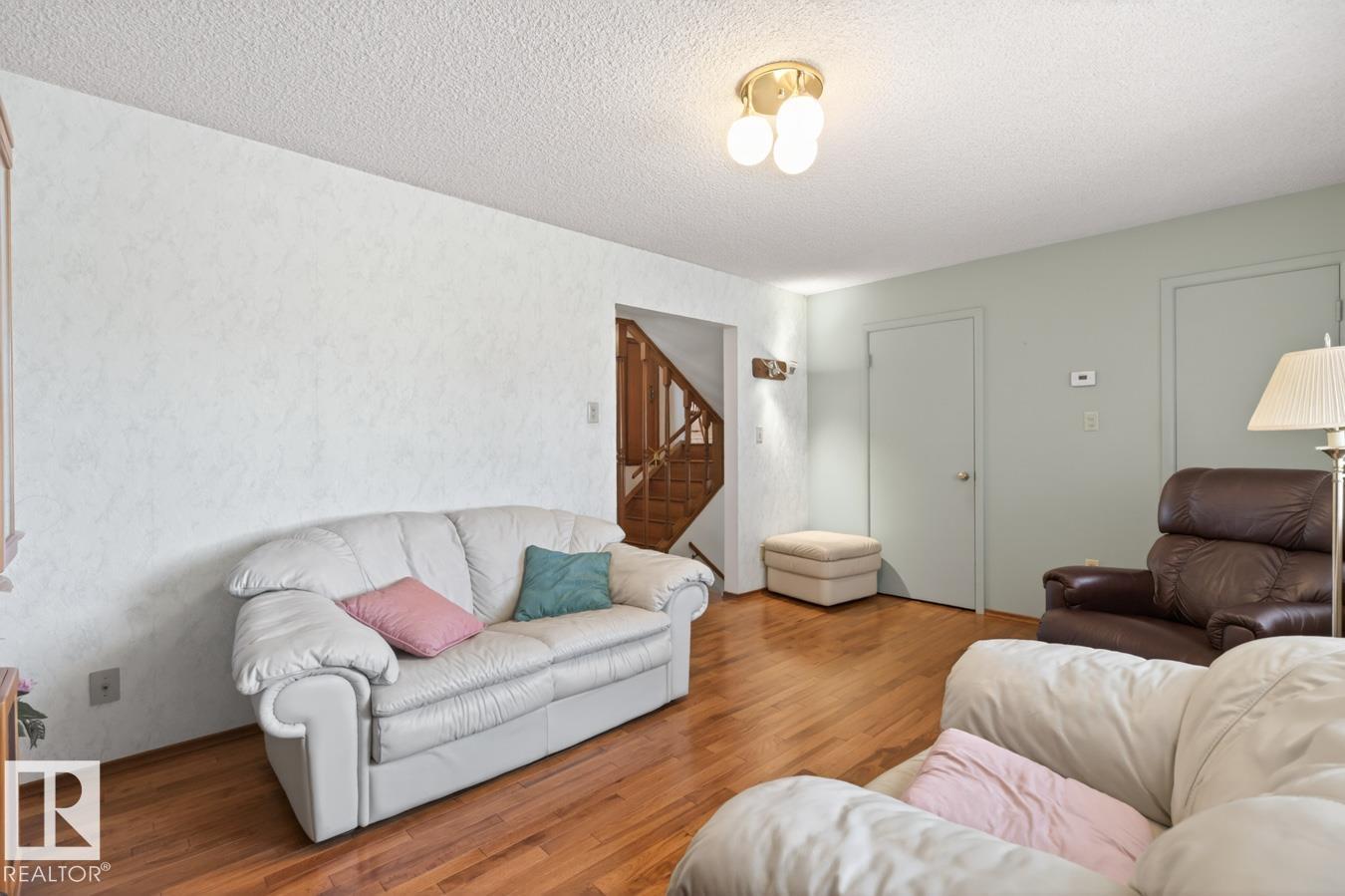 https://zimg.paragon.ice.com/ParagonImages/Property/PM/RAE/225398008/26/0/0/39961487c114031ba4878e2cd500de9b/1/da42c0bc80c2d06f7a86ce5ad6f598c0/225398008-0c8b1bf2-0843-4fcf-a847-7d462fab50e8.JPG
