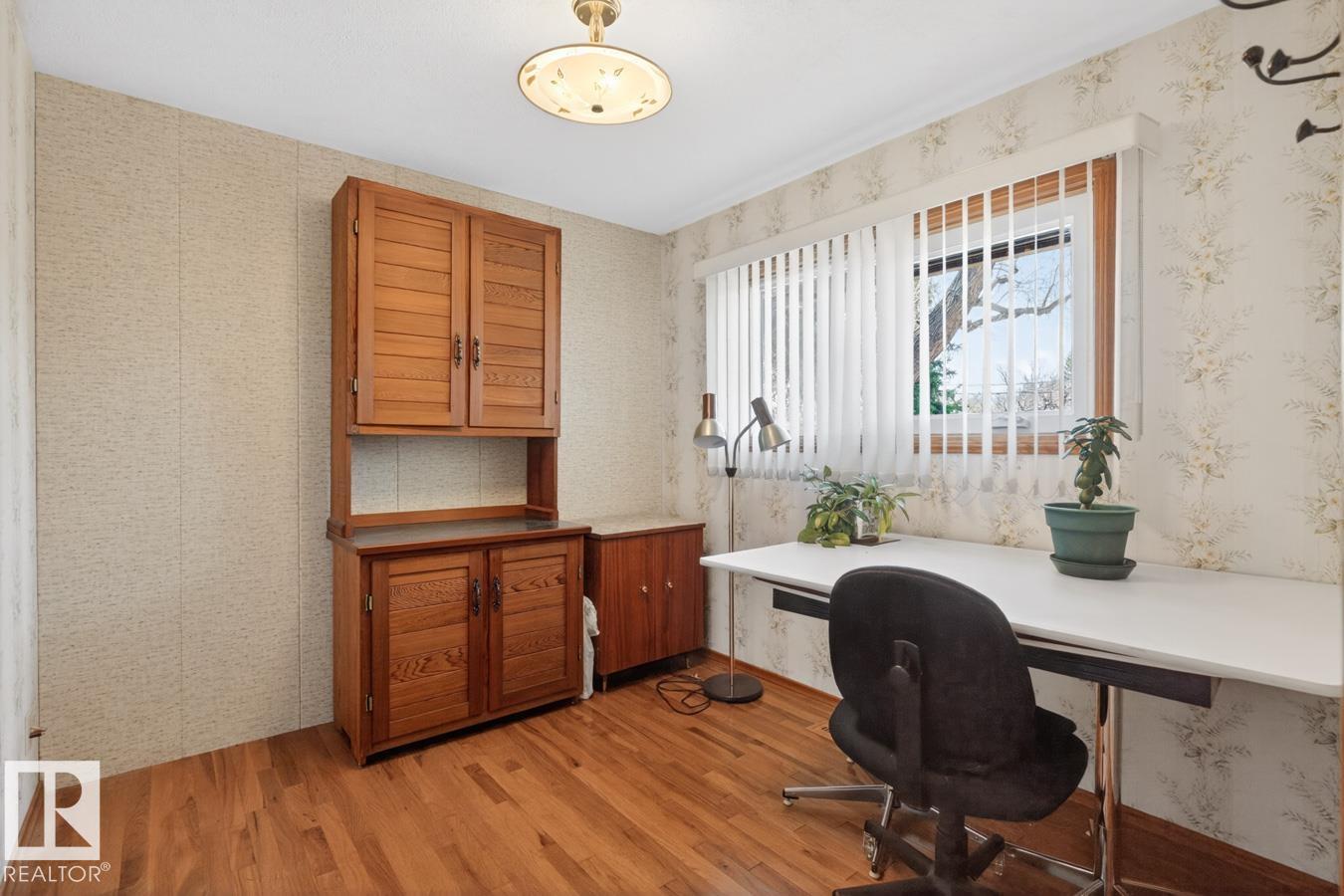https://zimg.paragon.ice.com/ParagonImages/Property/PM/RAE/225398008/28/0/0/e965fdd20c359de1a4c5de8a526e1ac6/1/da42c0bc80c2d06f7a86ce5ad6f598c0/225398008-4591d25e-b381-4dea-a044-a04efe479ddd.JPG